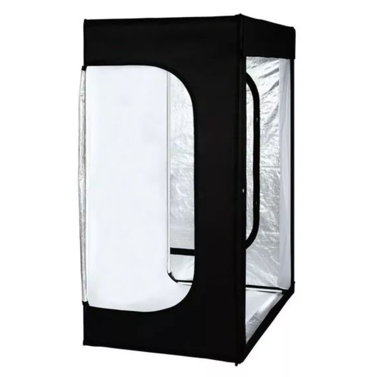 Een zwarte kweekruimte met de deur open, met een wit interieur.