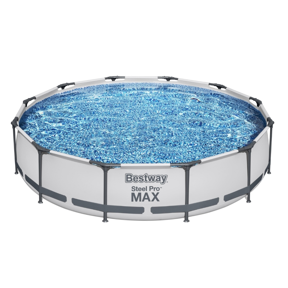Piscine ronde Bestway Steel Pro Max remplie d'eau.