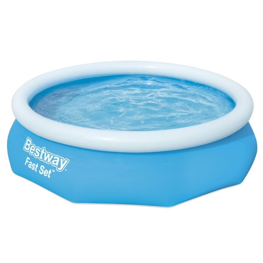 Blauer Pool mit weißem Rand und klarem Wasser.