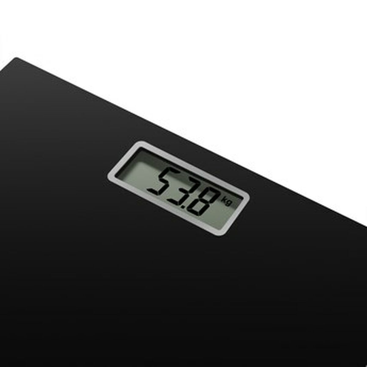 Báscula digital negra que muestra 53,8 kg. Está sobre un fondo blanco e inclinado para mostrar la pantalla.