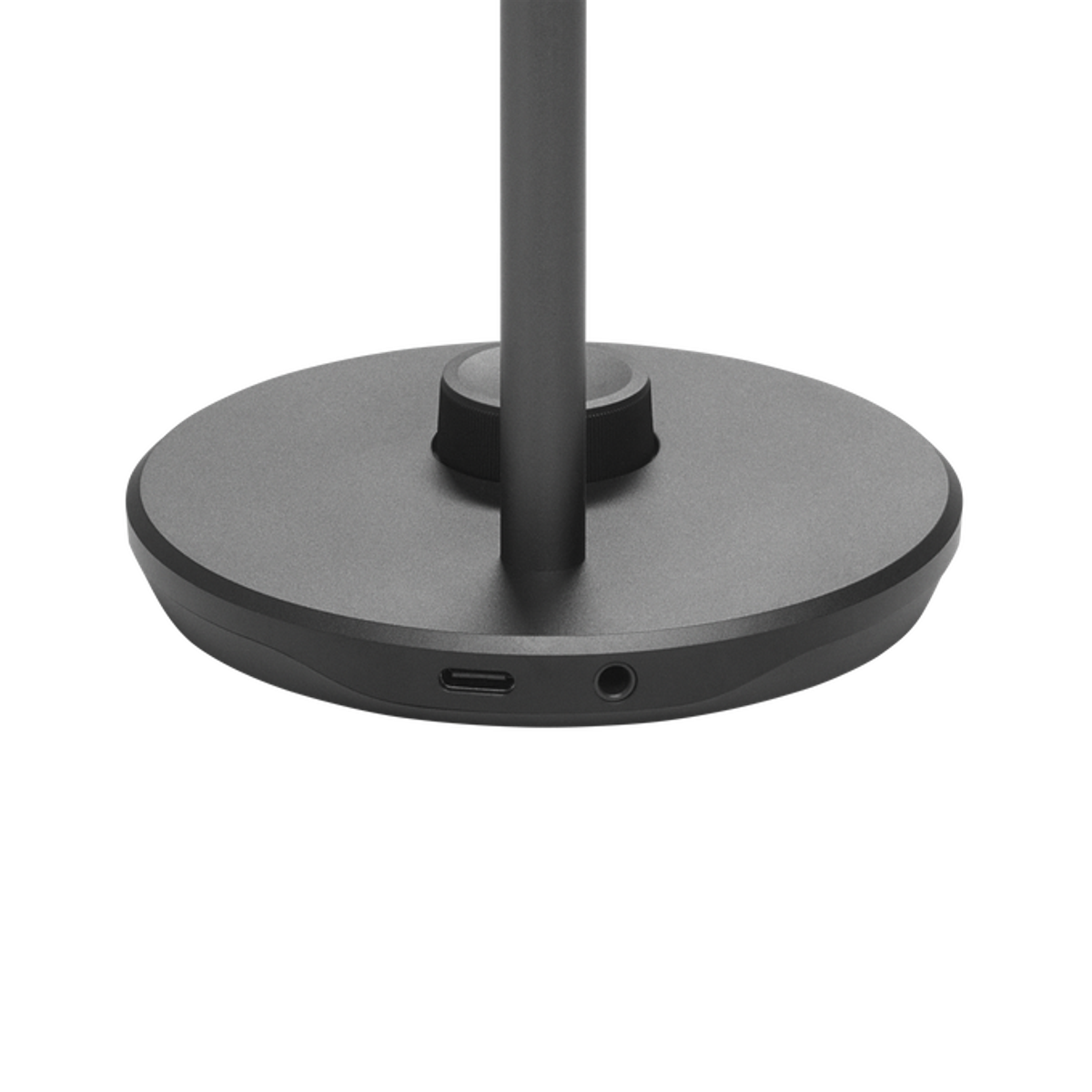 Schwarzer Sockel für ein Gerät, mit einem zylindrischen Schaft in der Mitte. USB- und Audioanschlüsse.