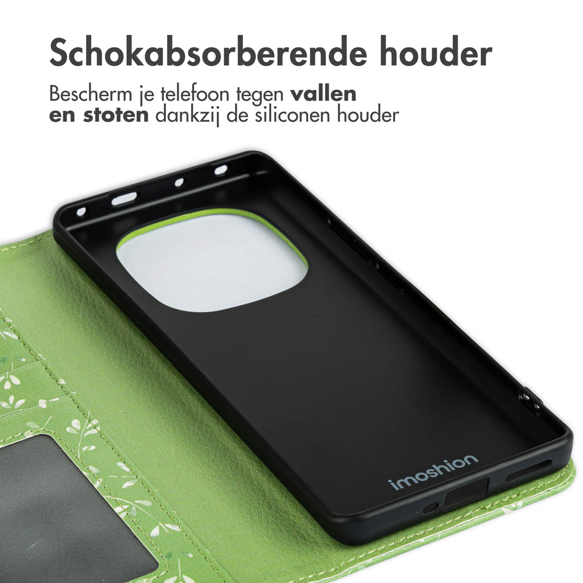 Een zwarte telefoonhoes met een groene binnenkant is open. De merknaam staat op de hoes.