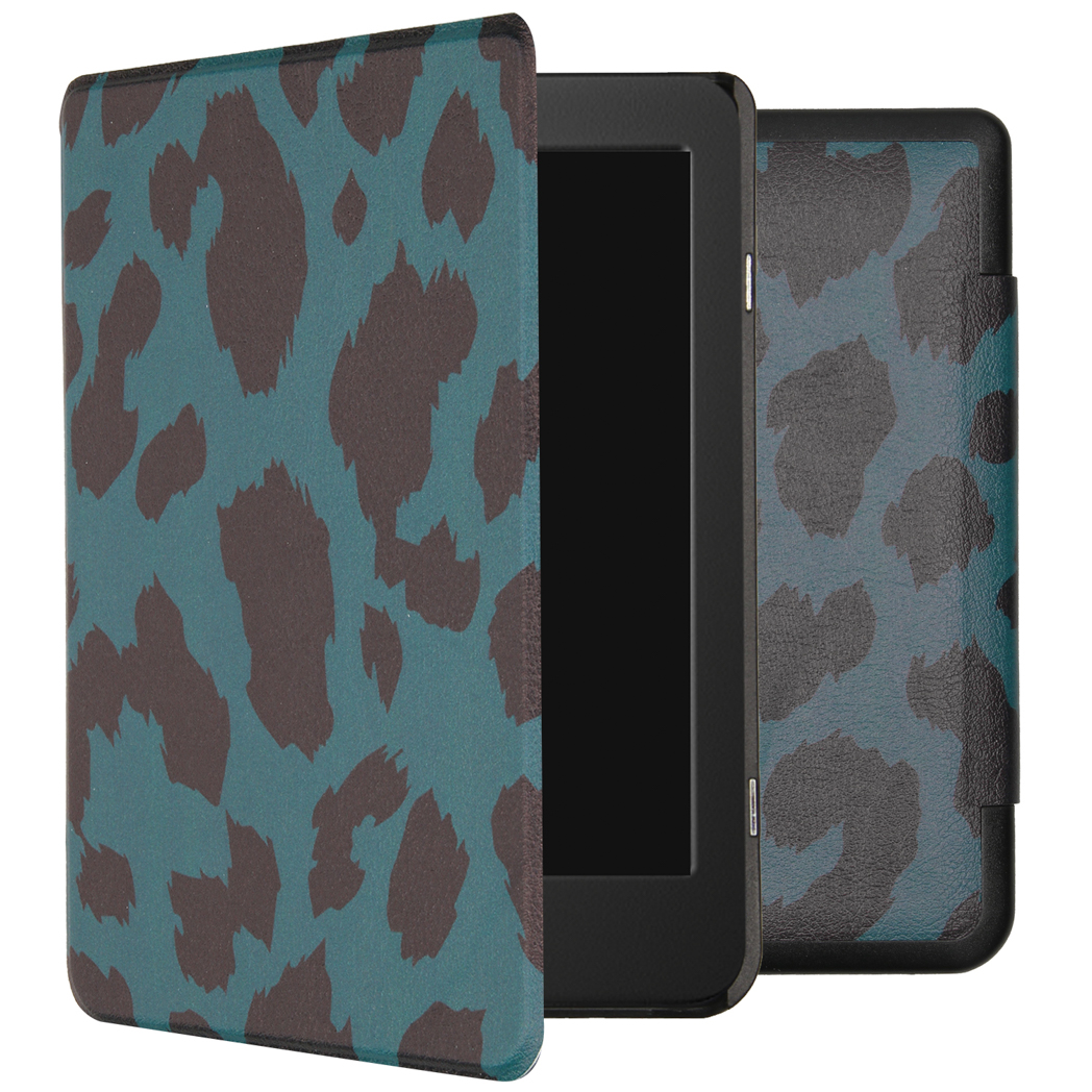 Étui de tablette avec imprimé léopard vert d'eau et marron. L'étui est ouvert et l'écran est visible.