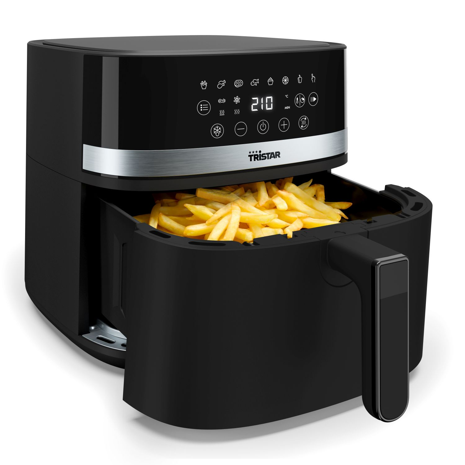Zwarte airfryer met een mandje friet, witte achtergrond.