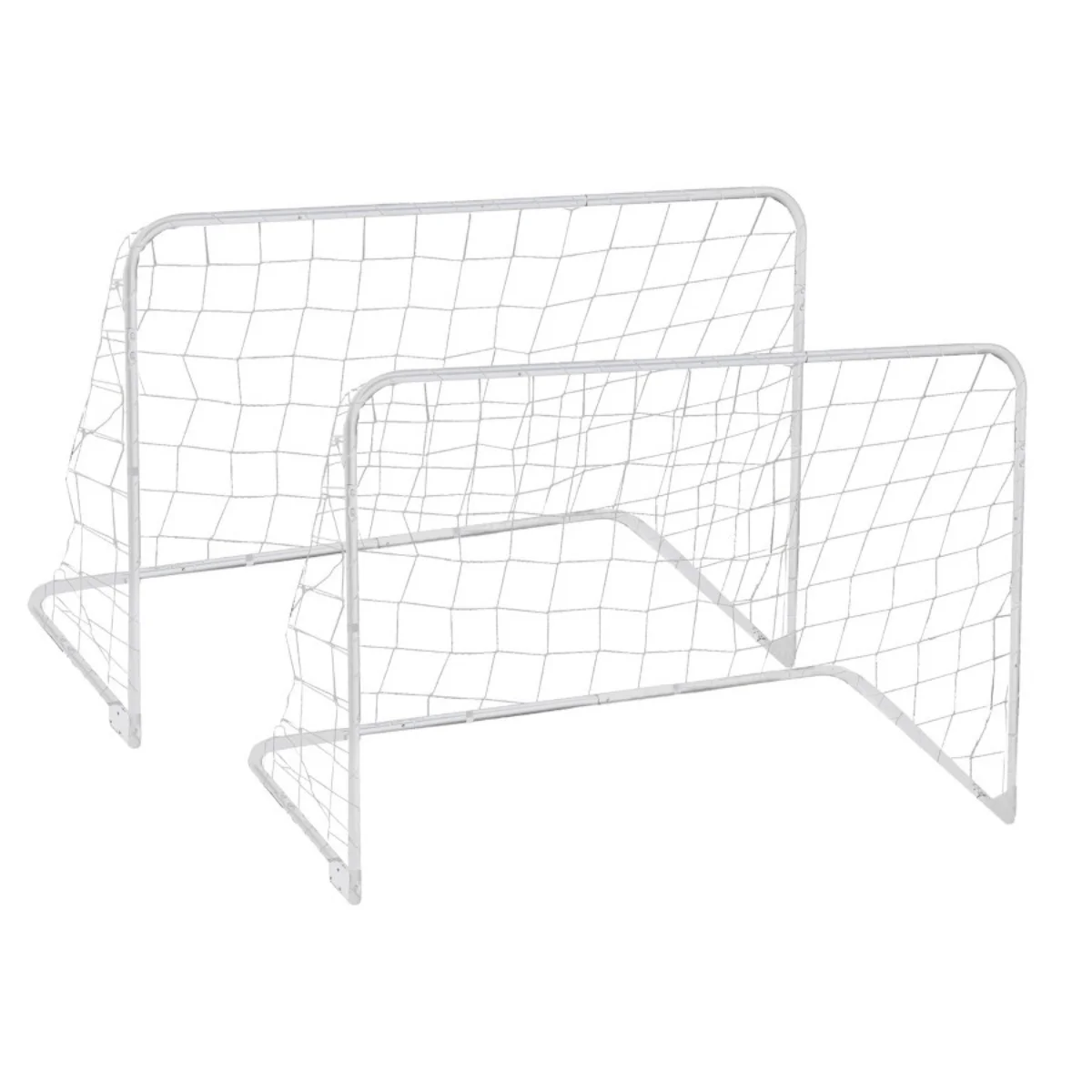Deux buts de football en métal blanc. Chacun a un filet. Ils sont posés sur une surface blanche.