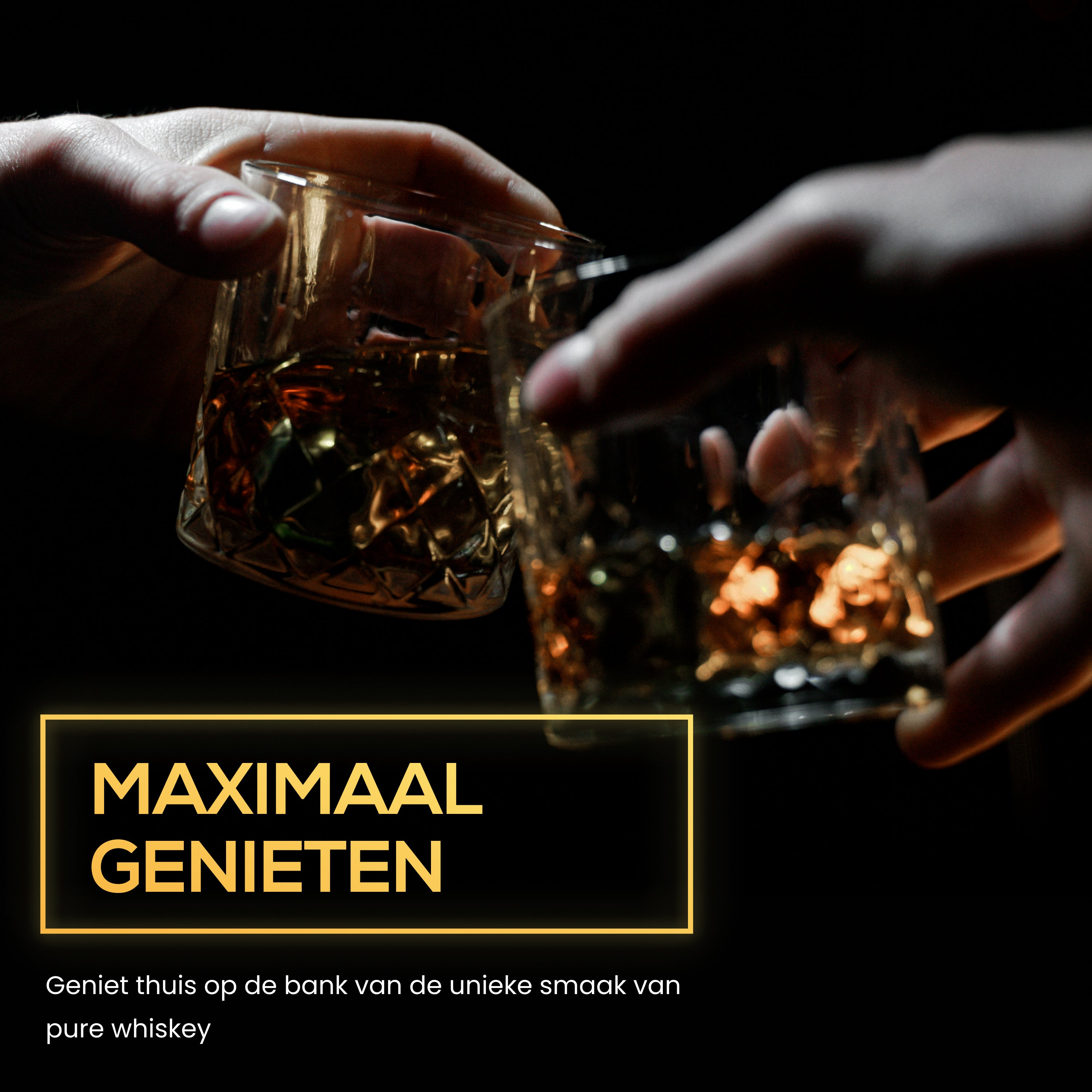 Deux mains trinquent avec des verres de whisky, texte doré sur fond noir : Profitez du whisky pur.
