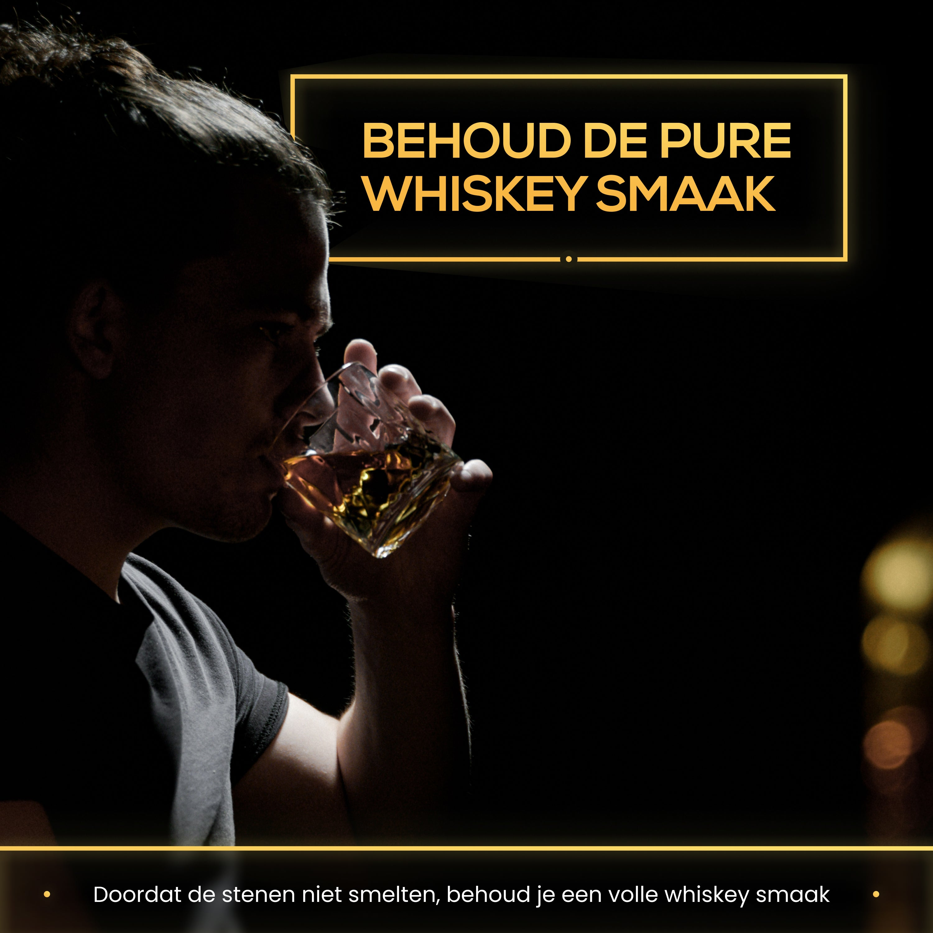 Personne buvant du whisky dans un verre. Texte : Gardez le goût pur du whisky.