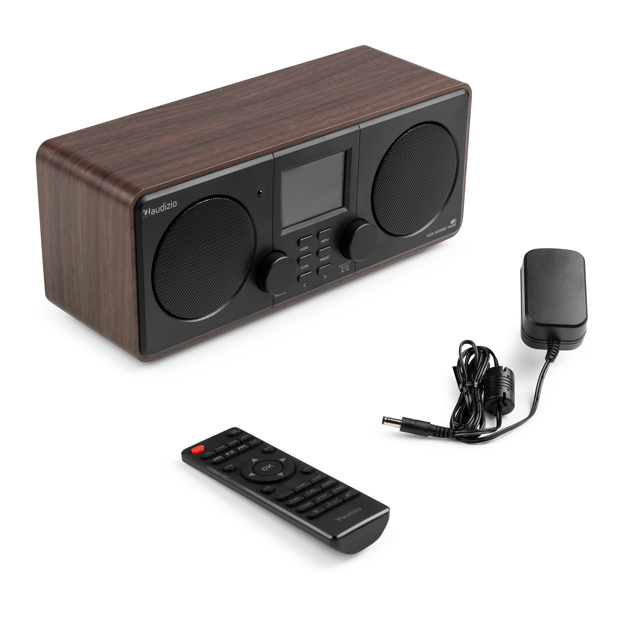 Radio de madera con altavoces, pantalla y controles. Mando a distancia y adaptador de corriente.
