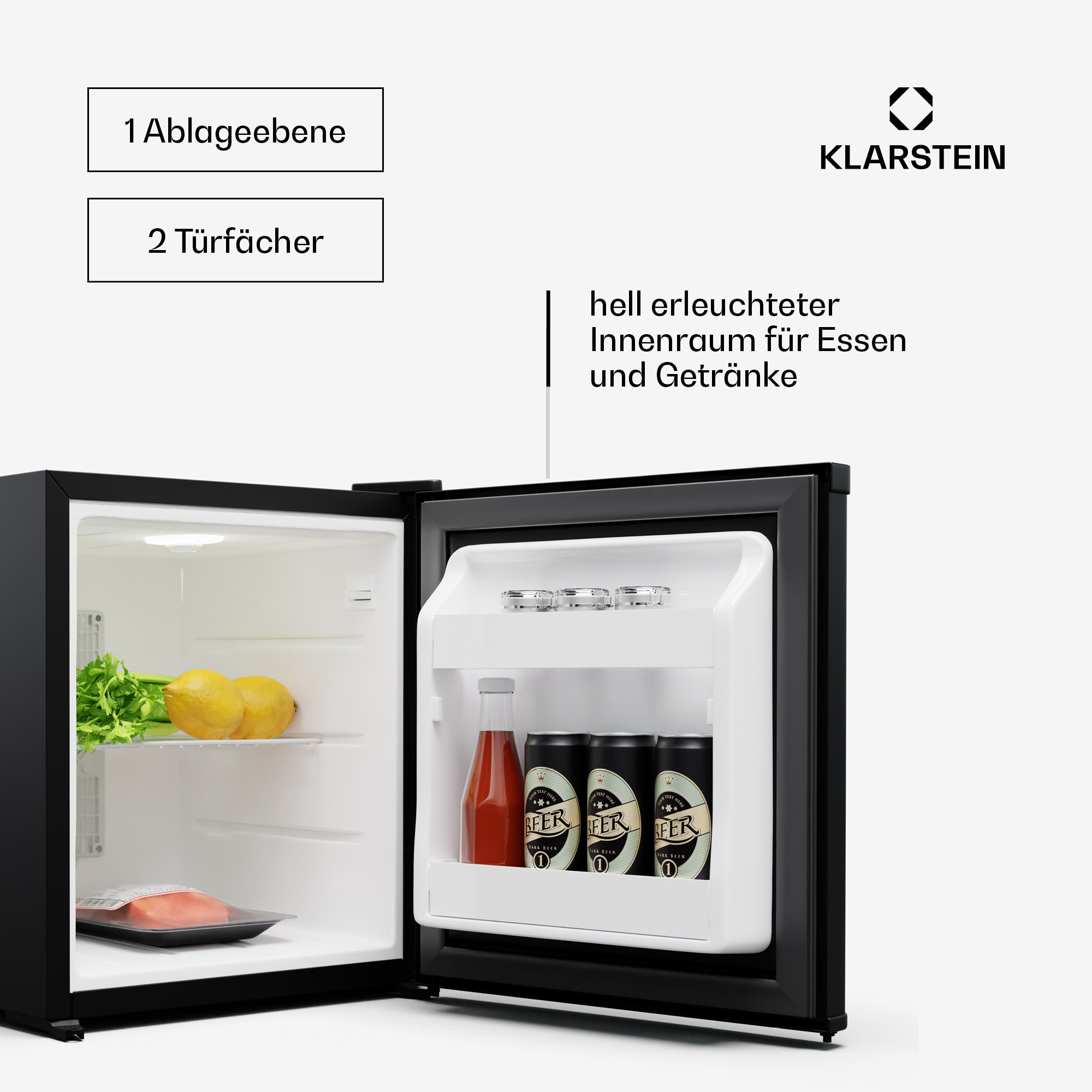 Una mini nevera con la puerta abierta, mostrando estantes, alimentos y bebidas enlatadas.