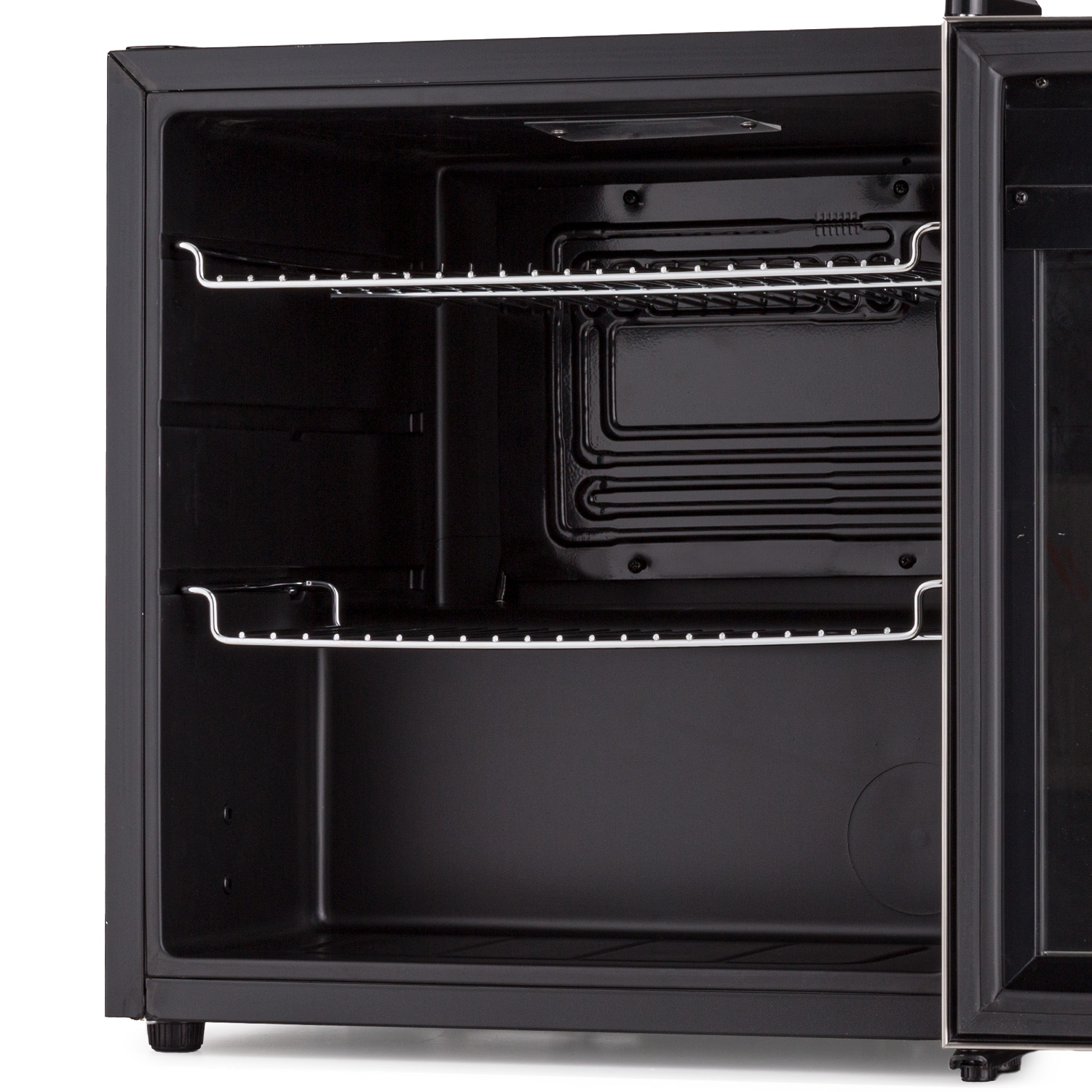 Mini frigo nero aperto, che mostra i ripiani. L'interno è nero.