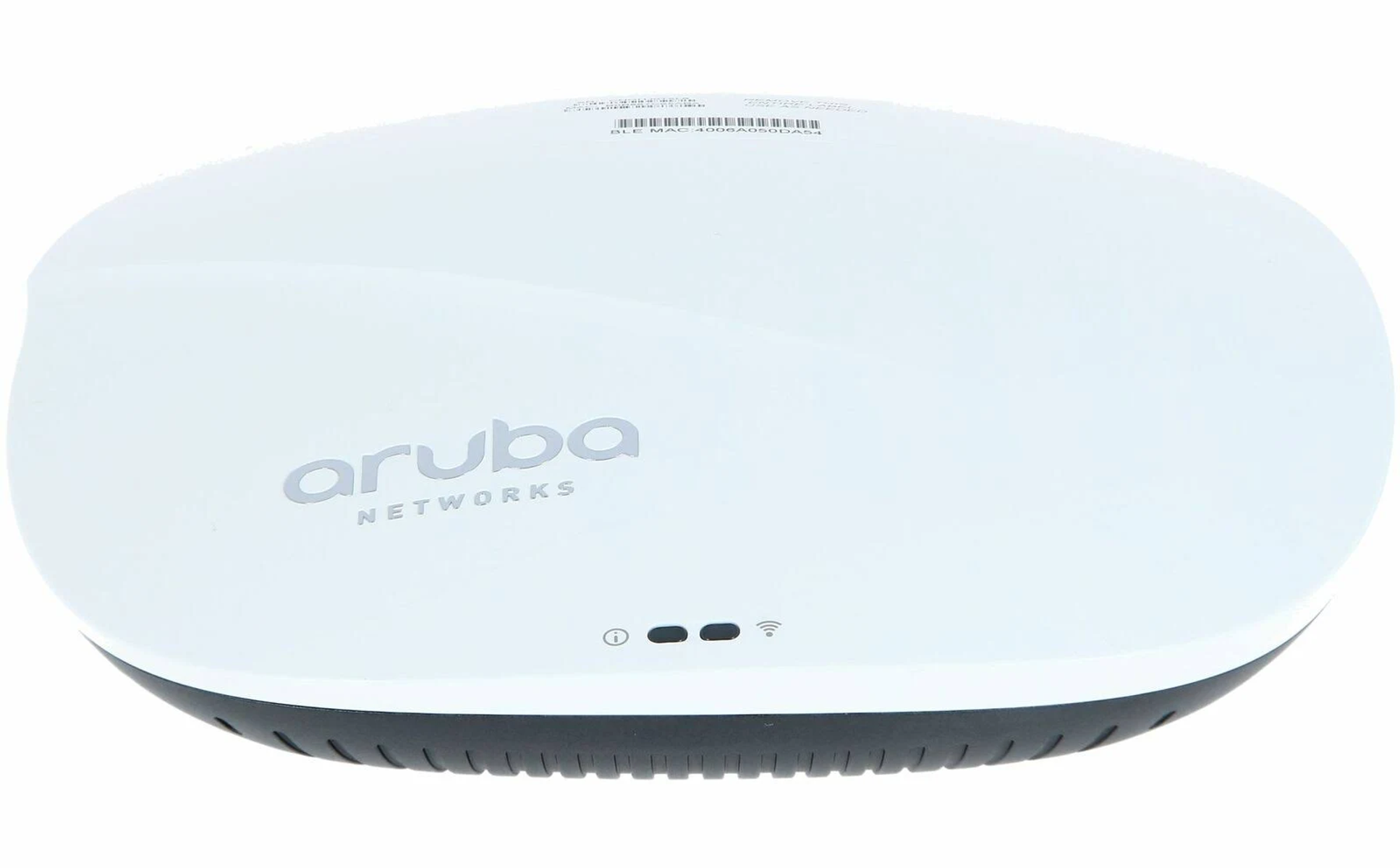 Biały punkt dostępowy Aruba Networks, okrągły i płaski, z logo i kontrolkami.