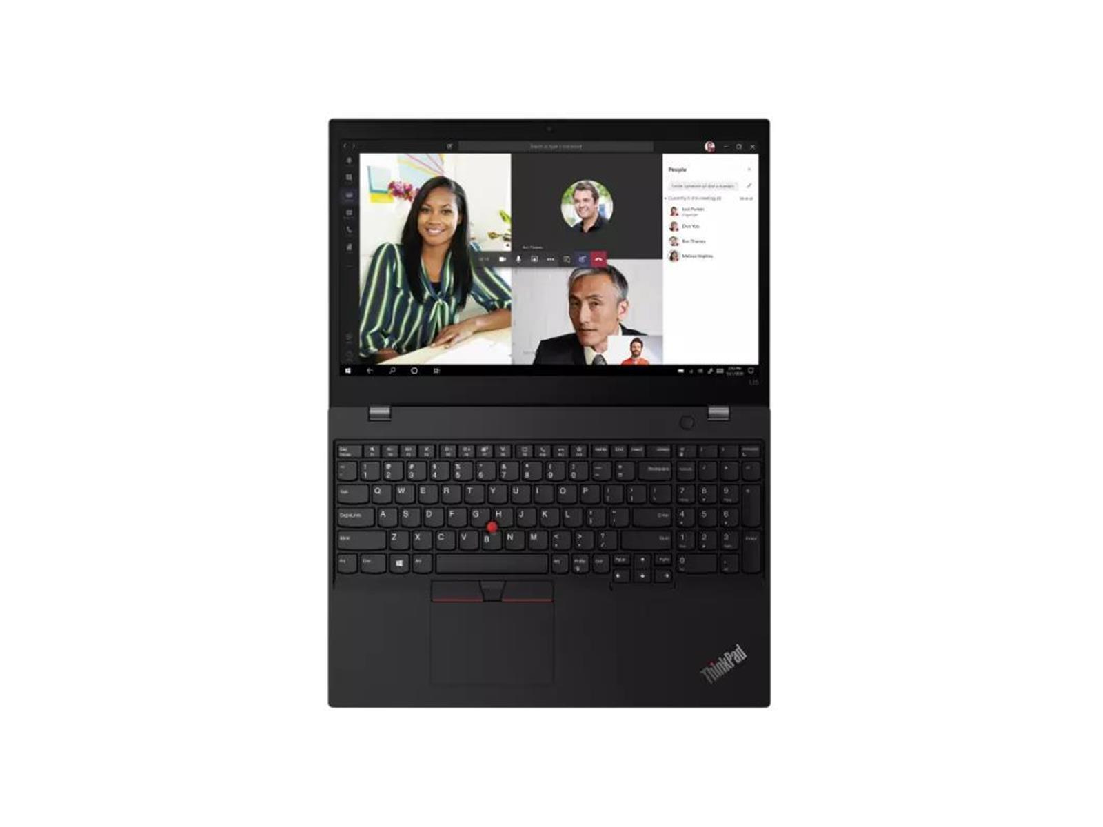 Ein Laptop, der eine Videokonferenz mit drei Personen anzeigt.
