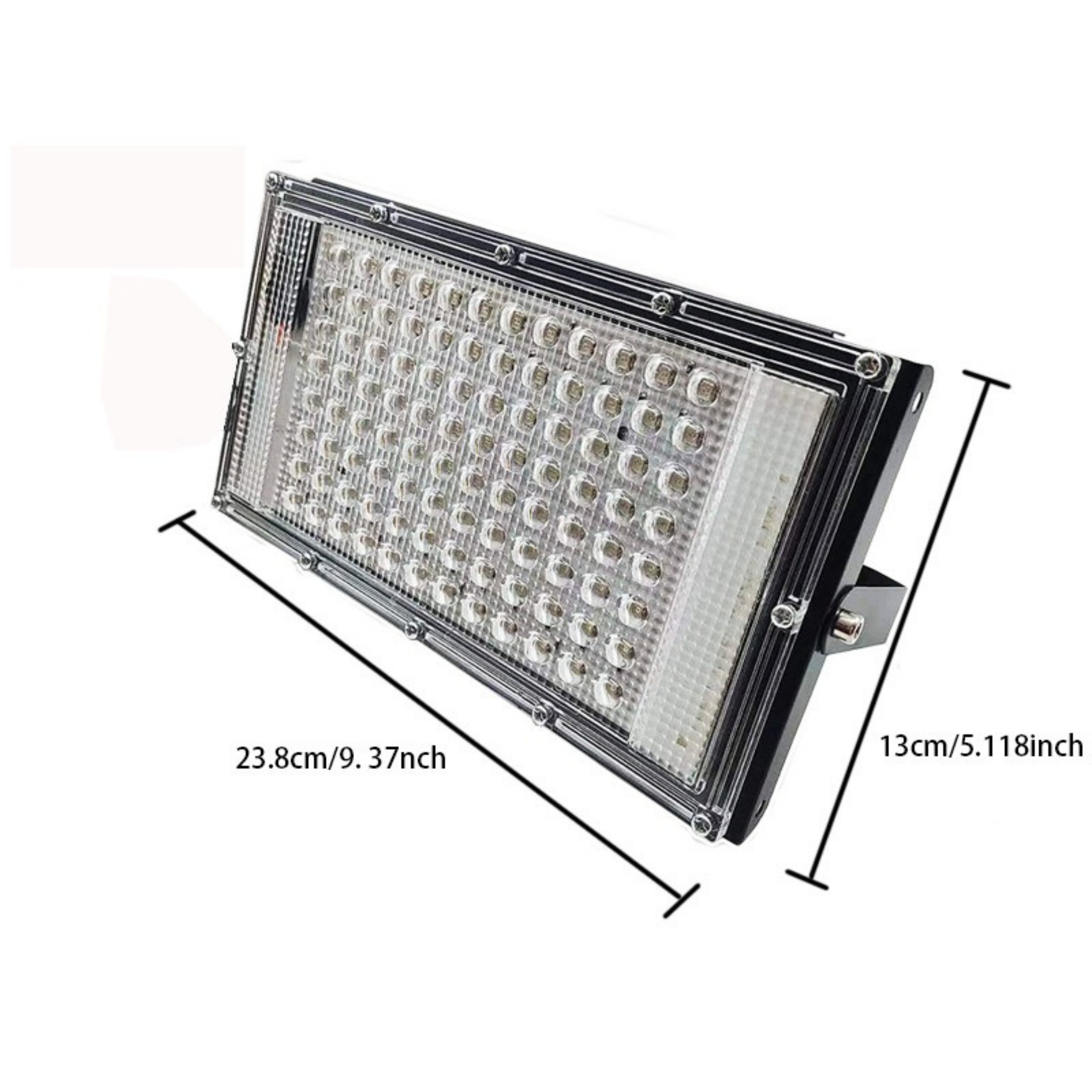 Ein rechteckiges LED-Licht mit beschrifteten Abmessungen. Es ist silberfarben mit vielen kleinen Lichtern. Abmessungen werden angezeigt.