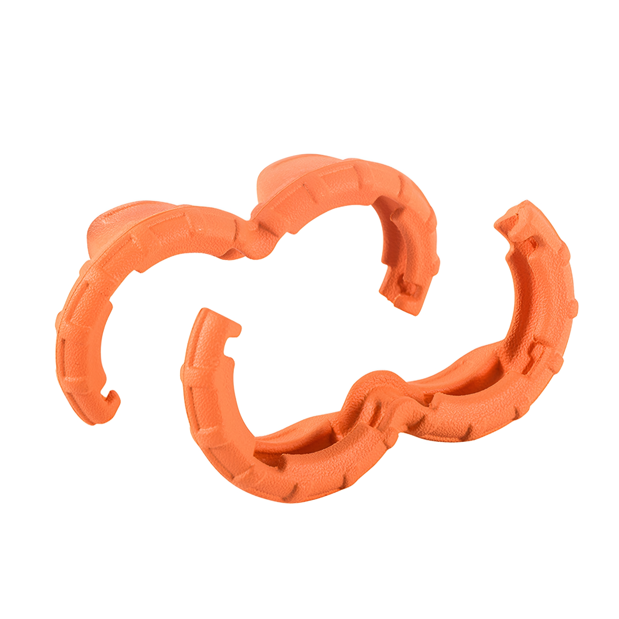 Orangefarbenes Kunststoffobjekt. Es hat eine gebogene Form mit Öffnungen. Es ähnelt einem Puzzleteil.