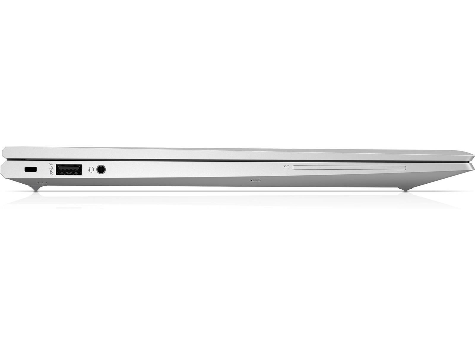 Seitenansicht eines silbernen Laptops. Zeigt Anschlüsse für USB, Kopfhöreranschluss und SD-Karte auf weißem Hintergrund.