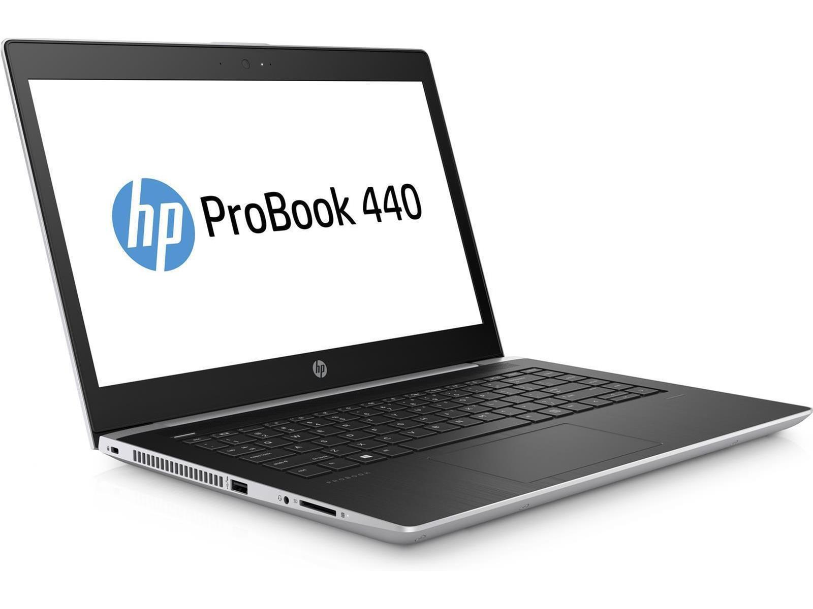 HP ProBook 440 Laptop geöffnet, Bildschirm zeigt Logo, Tastatur sichtbar.