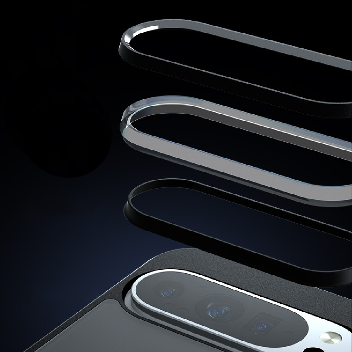 Primo piano del modulo fotocamera di un telefono con protezioni per lenti.
