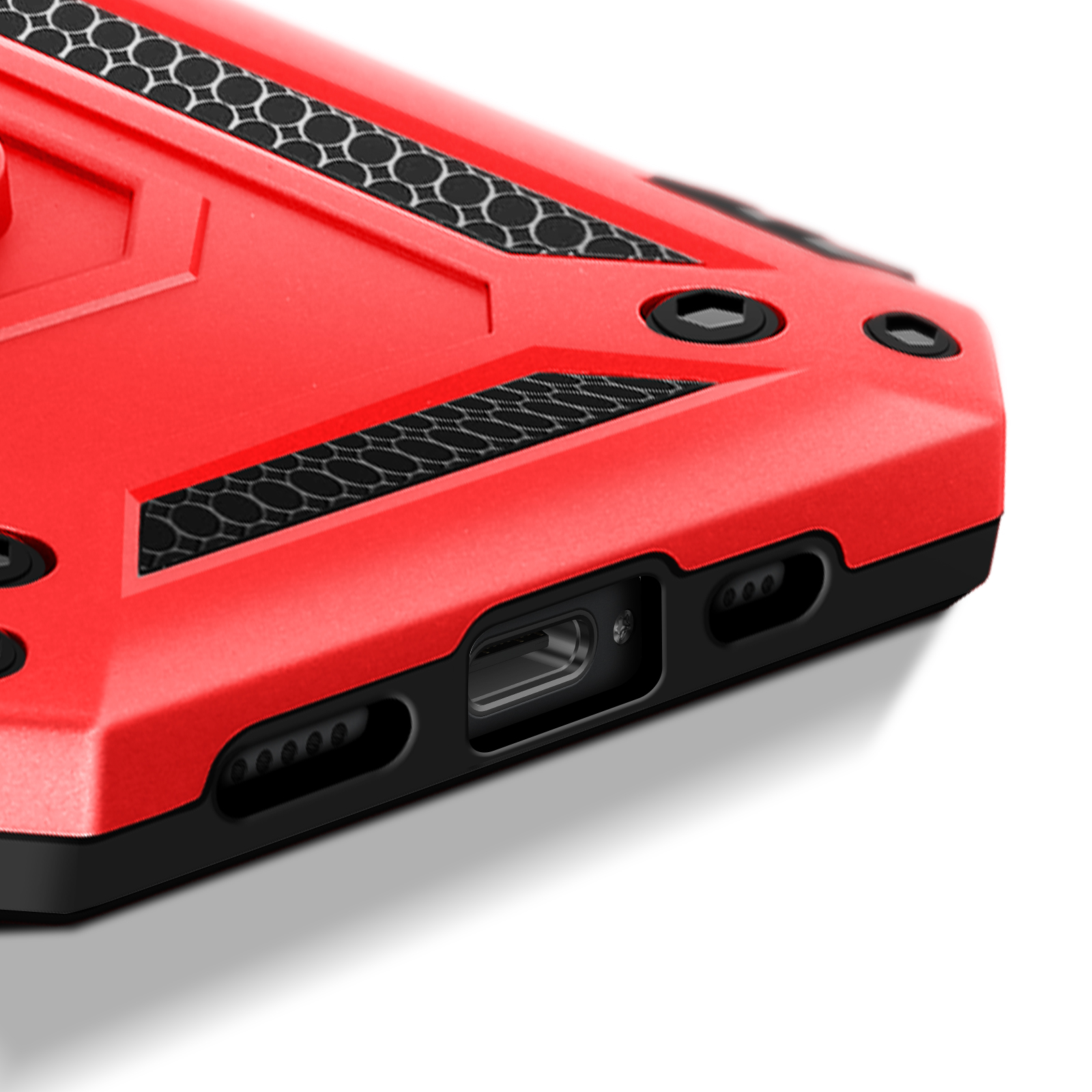 Gros plan sur une coque de téléphone rouge avec un design texturé et des découpes pour les ports et les boutons.