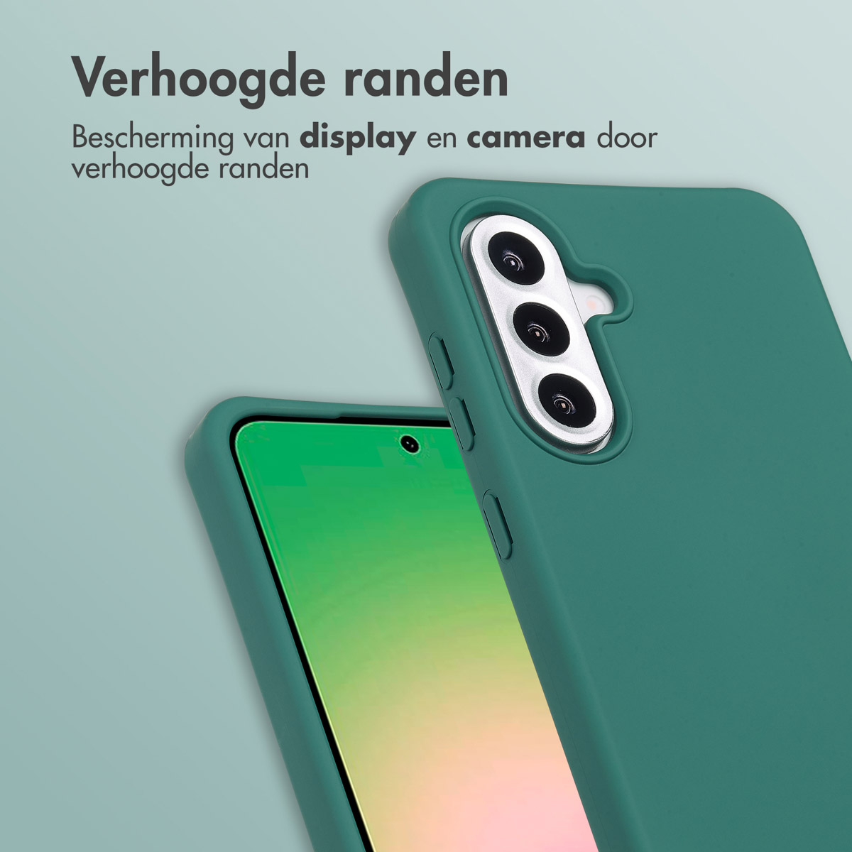 Een groene telefoonhoes die een telefoon beschermt. De hoes heeft verhoogde randen. De telefoon heeft een scherm.