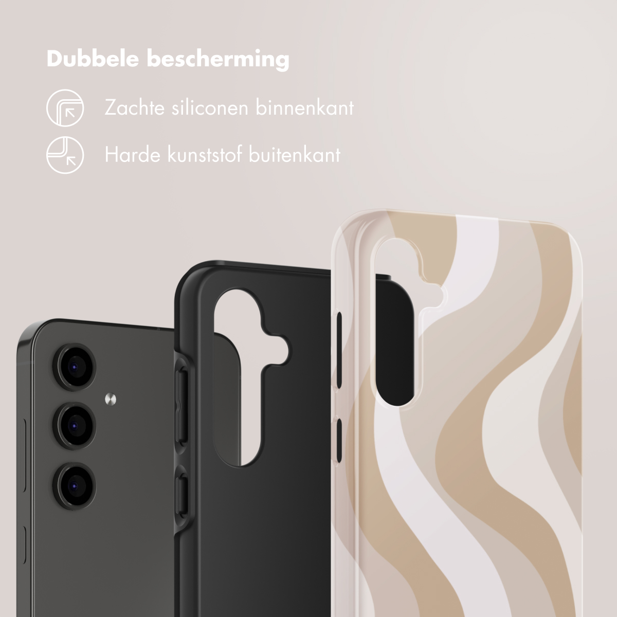 Drie telefoonhoesjes. Een zwarte, een beige met golfpatronen en een zwarte telefoon.