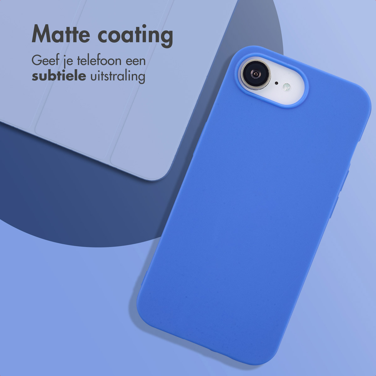 Blaue Handyhülle mit blauem Telefon. Text 'Matte Beschichtung'. Hellblauer Hintergrund.