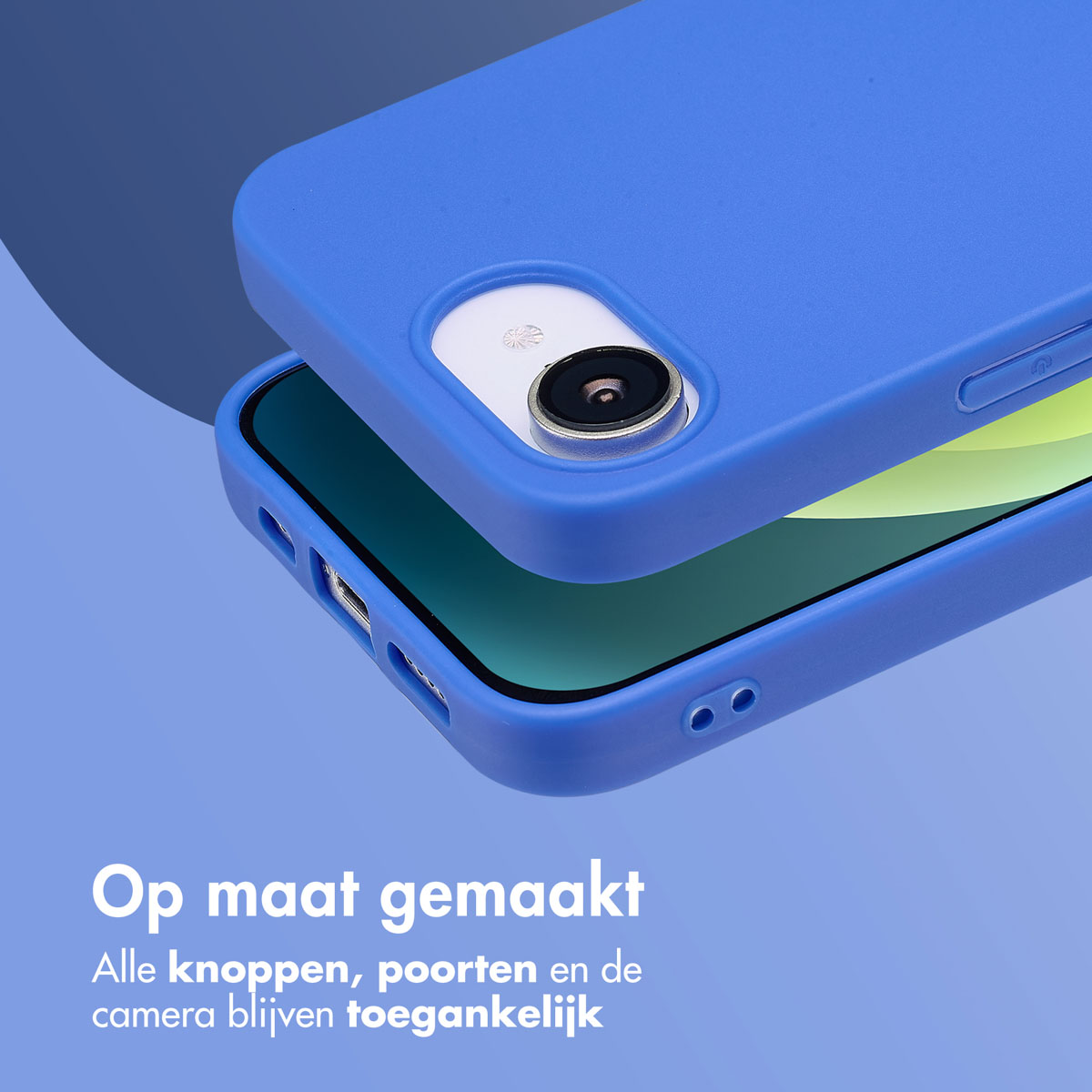 Blaue Handyhülle auf Telefon. Telefon hat Kamera und Knöpfe. Blauer Hintergrund. Text: Maßgeschneidert.