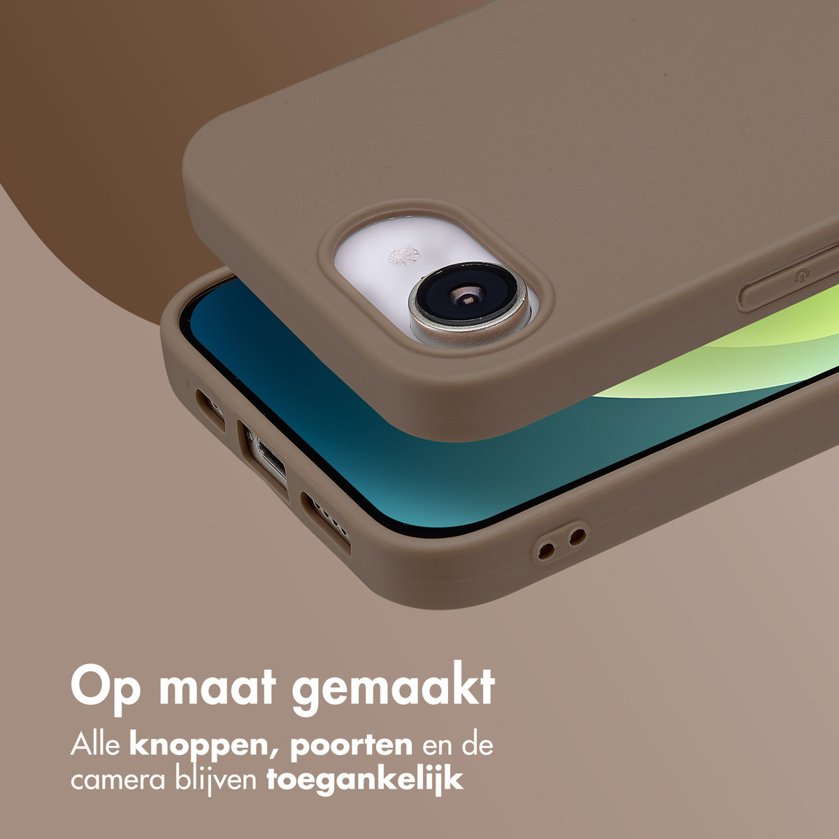 Hellbraune Handyhülle mit Telefon. Knöpfe, Anschlüsse und Kamera sind zugänglich. Brauner Hintergrund.