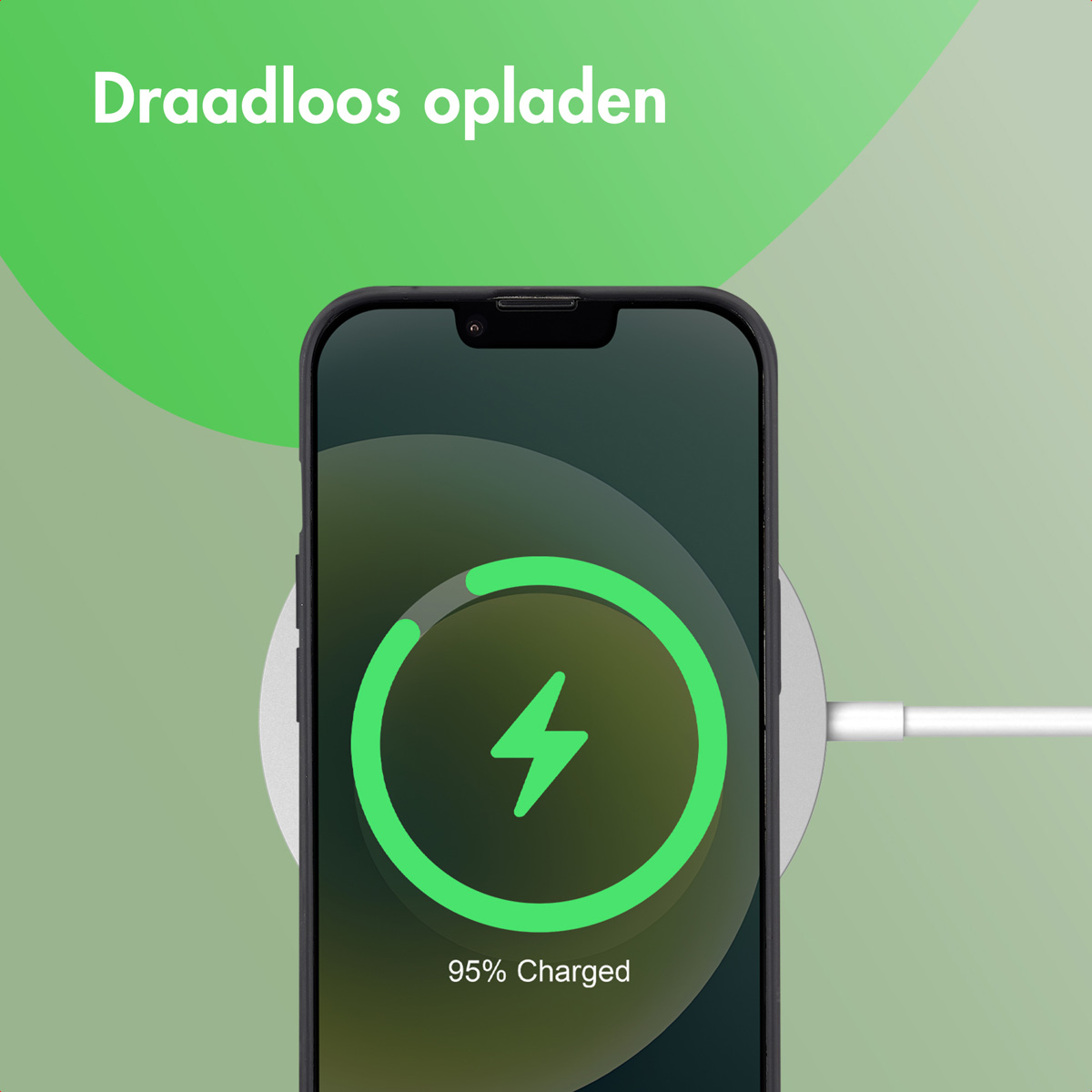 Telefon kabellos laden. Grünes Ladesymbol. 95% geladen. Grüner Hintergrund. Weißes Ladepad.