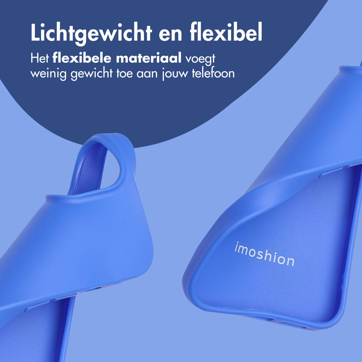Blauwe telefoonhoes open, binnenkant zichtbaar. Imoshion-logo. Blauwe achtergrond. Lichte en flexibele tekst.