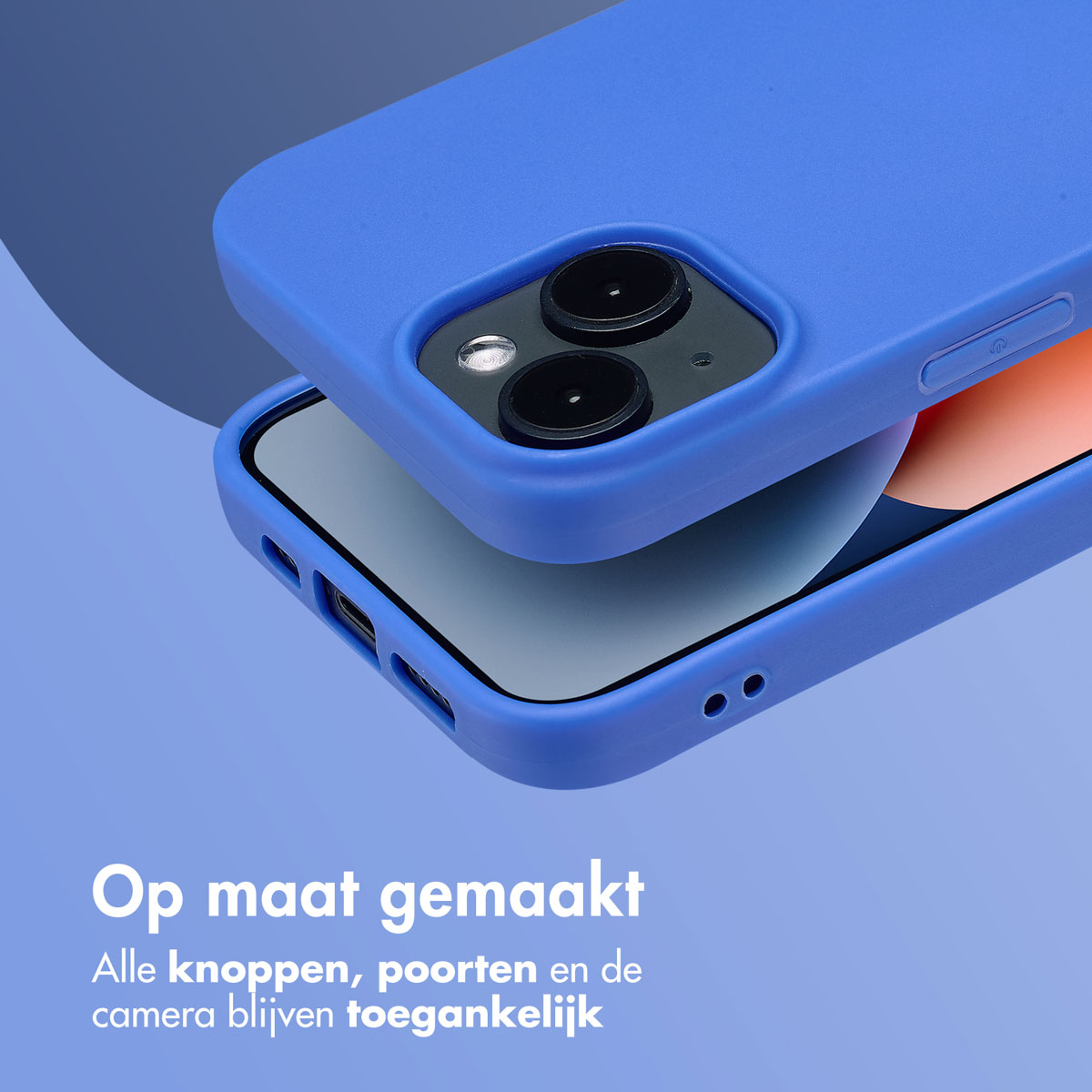 Blauw telefoonhoesje met een telefoon erin. Camera en knoppen zijn toegankelijk.
