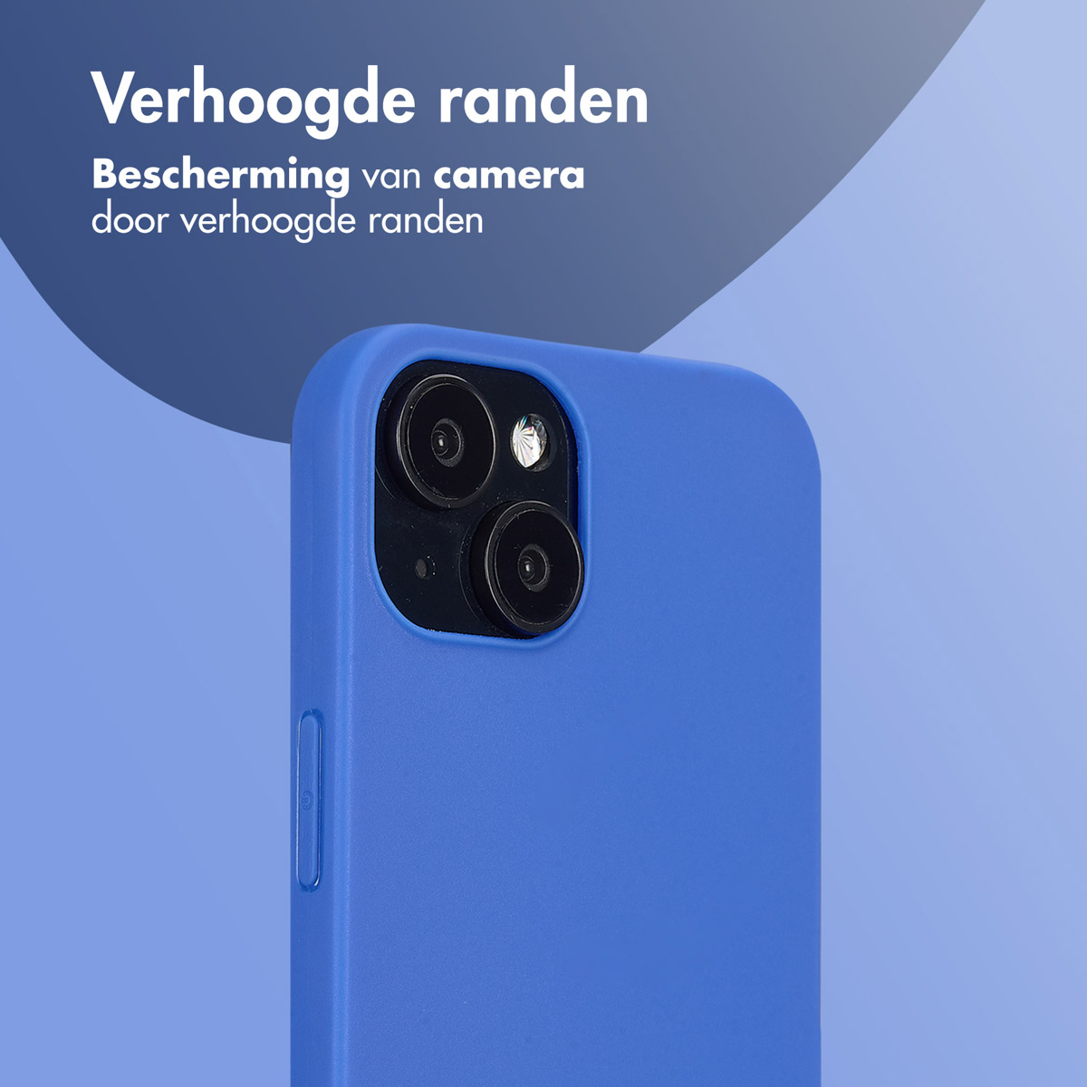 Blaue Handyhülle. Schützt die Kamera mit erhöhten Kanten. Telefon mit sichtbaren Kameralinsen.