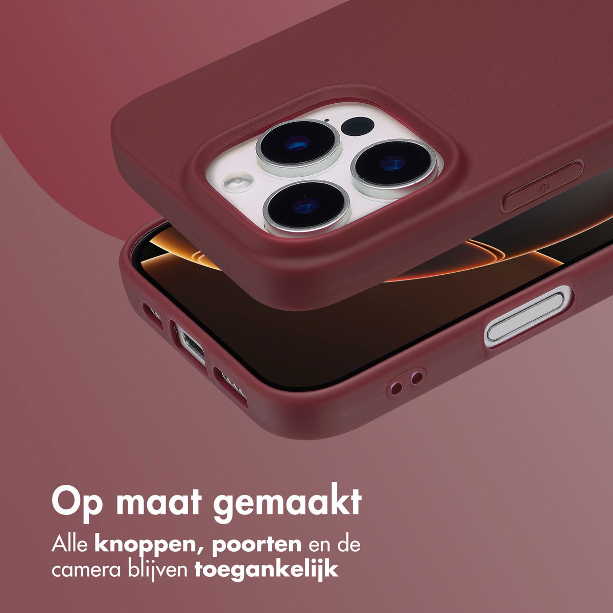 Une coque de téléphone et un téléphone. La coque et le téléphone sont de couleur bordeaux. Le fond est bordeaux.
