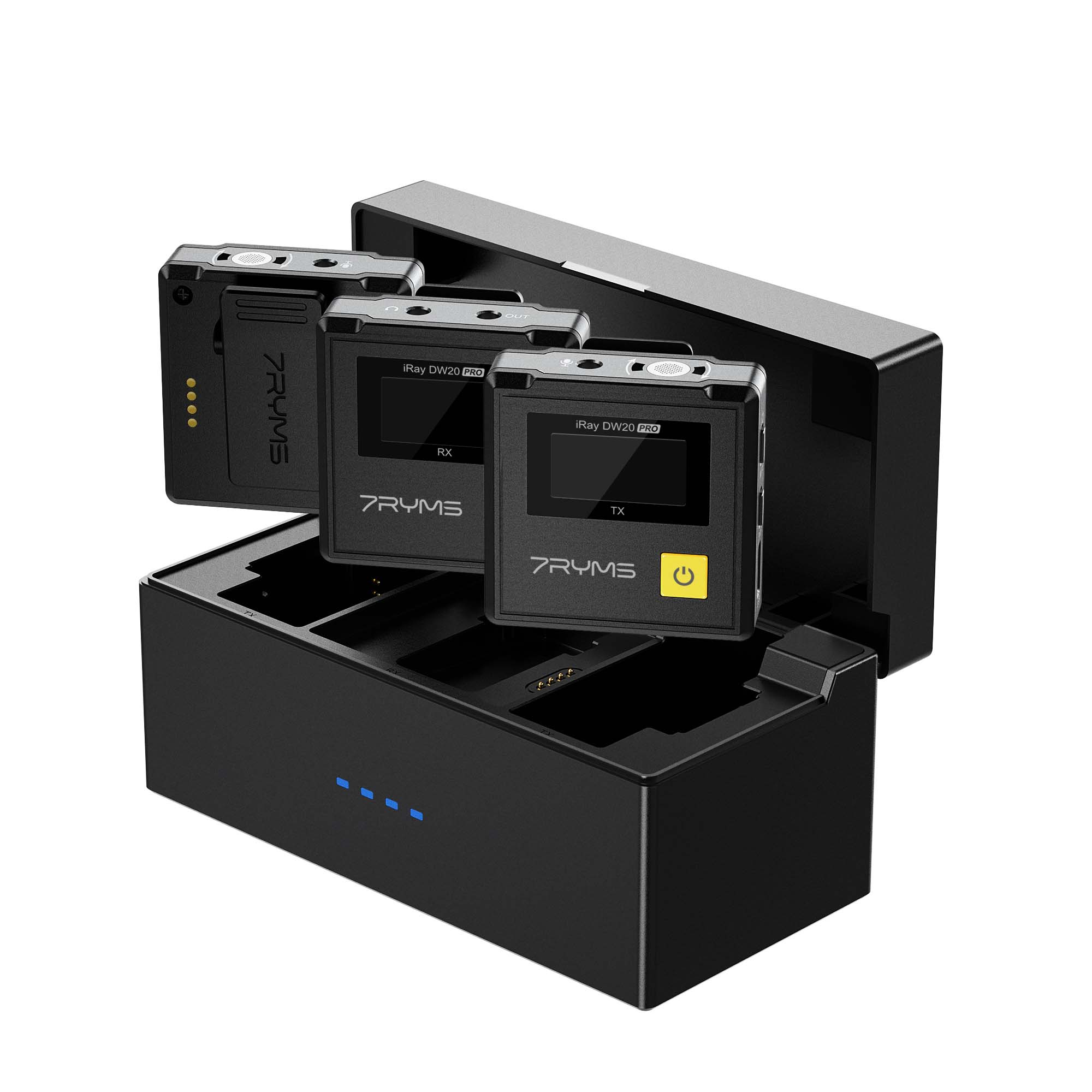 Drie zwarte draadloze audio-opnameapparaten met een oplaadstation.