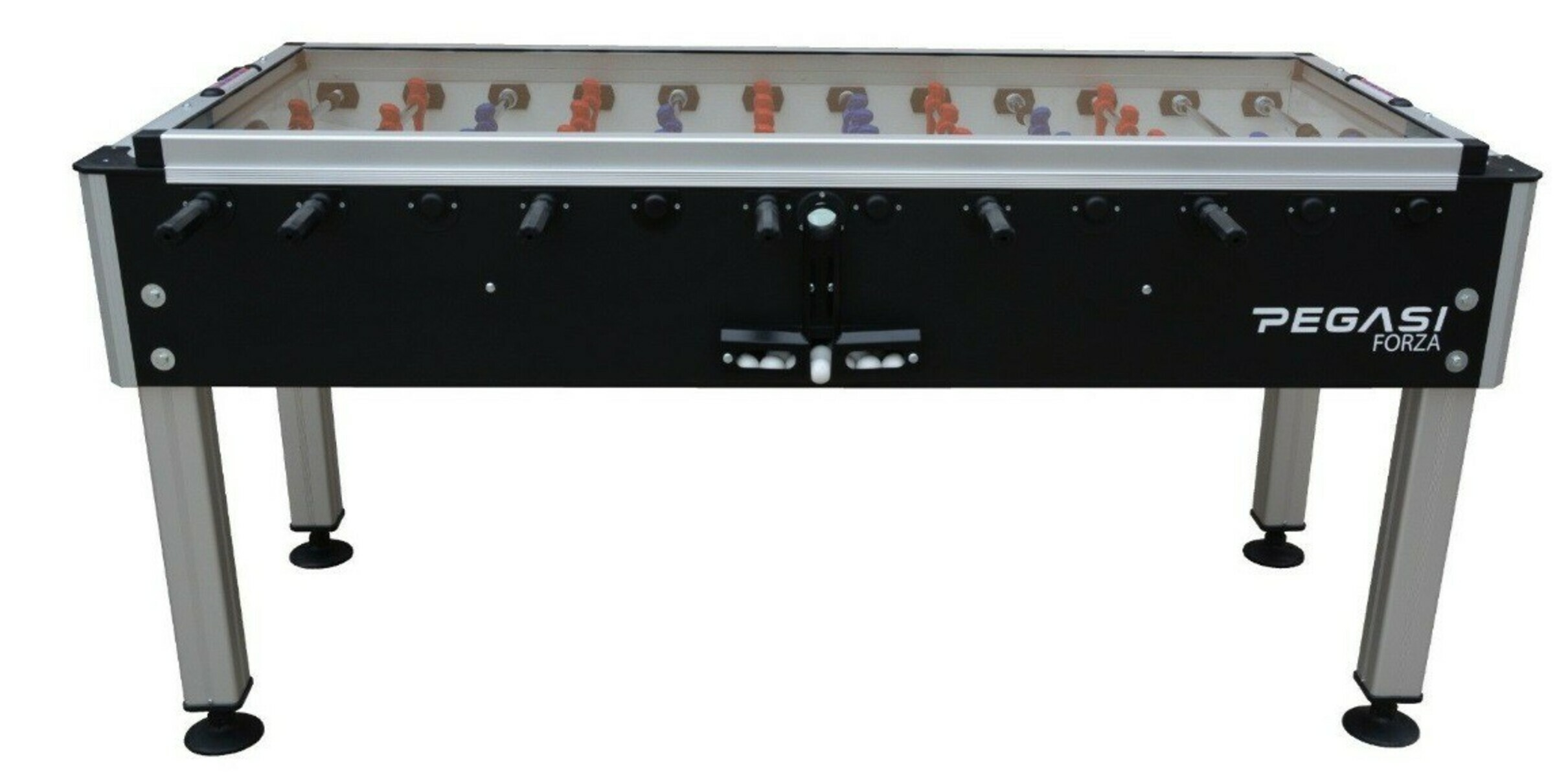 Een zwart en zilveren tafelvoetbaltafel met zwarte handvatten en zilveren poten met een glazen blad.
