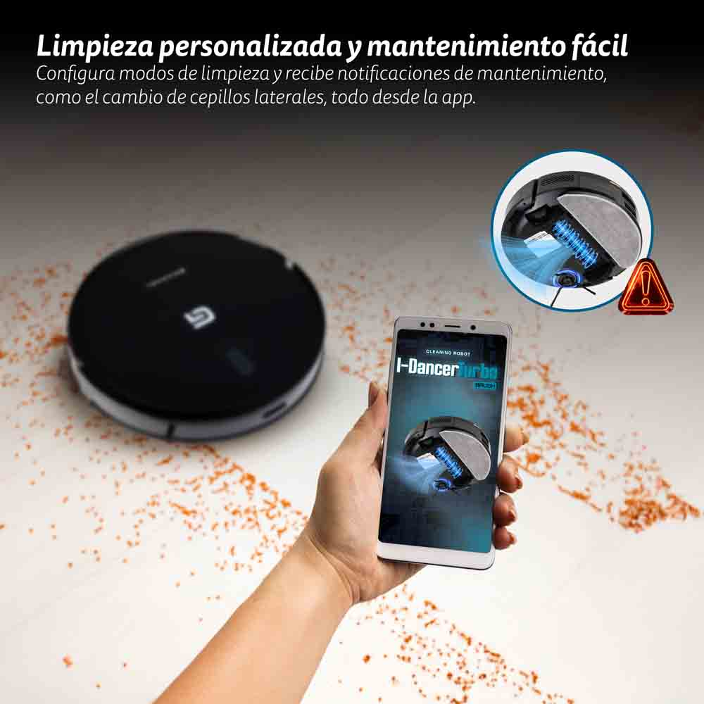 Robot aspirapolvere con telefono che mostra l'app di pulizia, forma rotonda, colore nero.