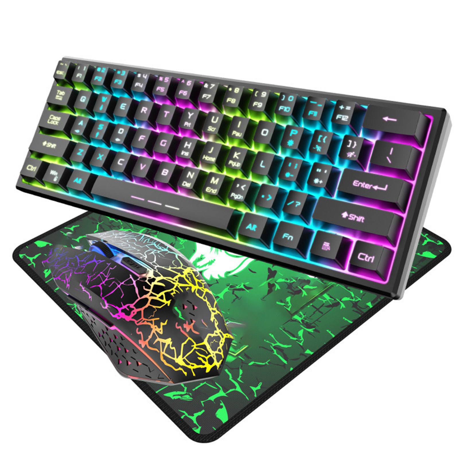 Eine Gaming-Tastatur, Maus und Mauspad. Tastatur und Maus haben RGB-Beleuchtung. Das Mauspad hat ein grünes Design.