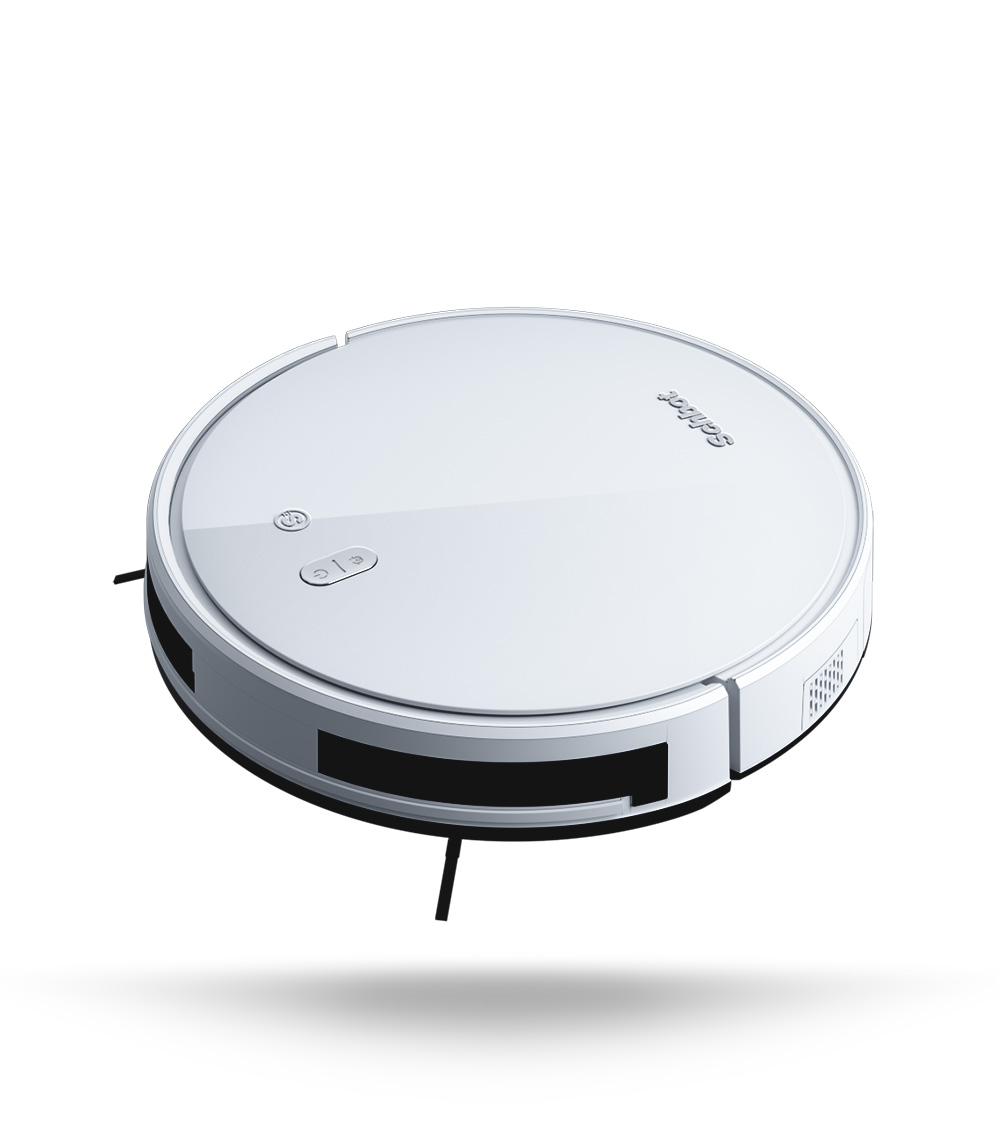 Ein weißer Roboter-Staubsauger mit runder Form und schwarzen Details. Der Roboter steht auf weißem Untergrund.