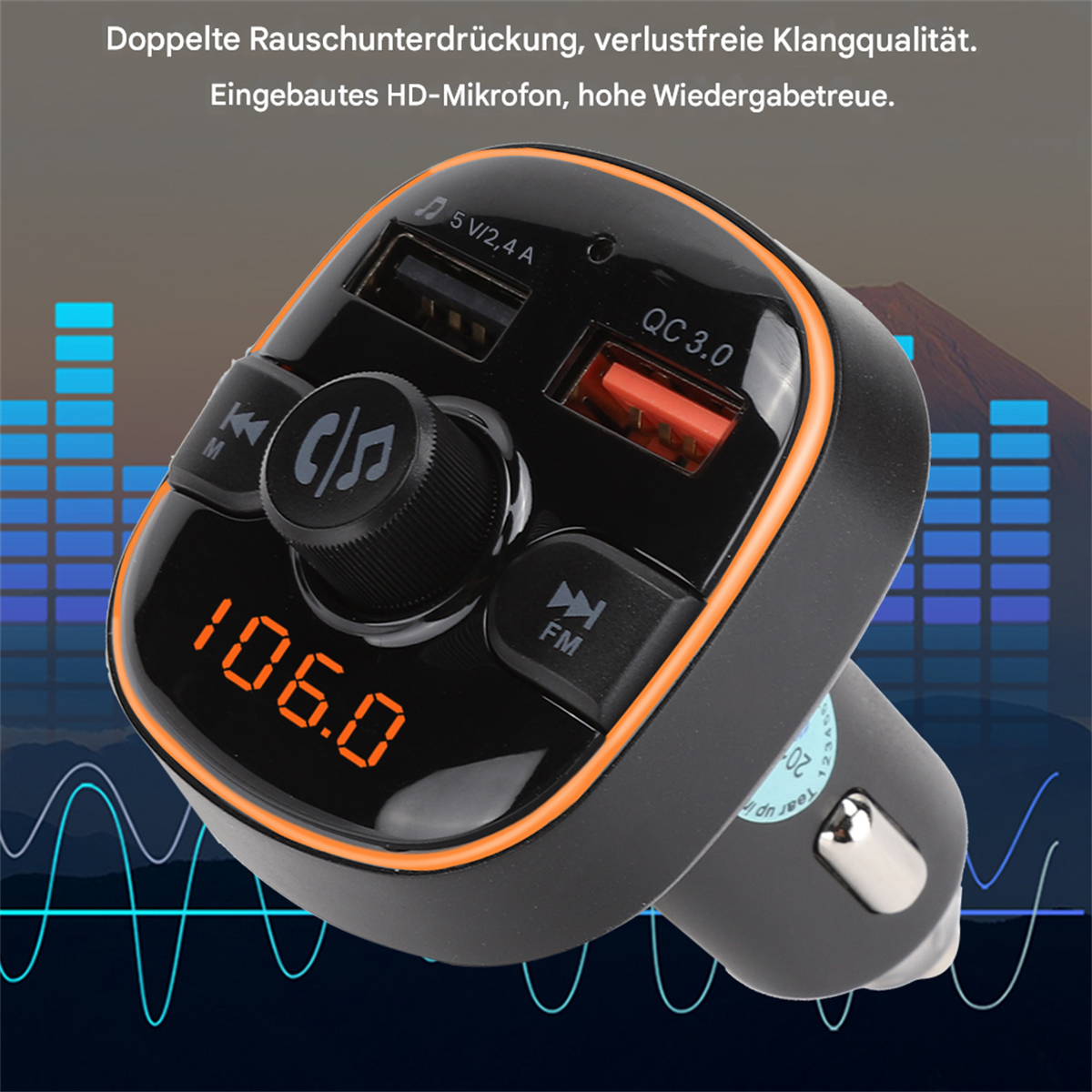 Ein schwarzer FM-Transmitter für Autos mit USB-Anschlüssen und orangefarbener Anzeige.