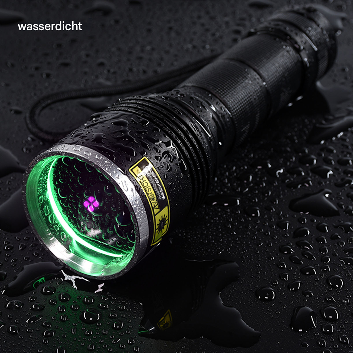 Eine schwarze, wasserdichte Taschenlampe mit grünem und violettem Licht, das von vorne emittiert wird.