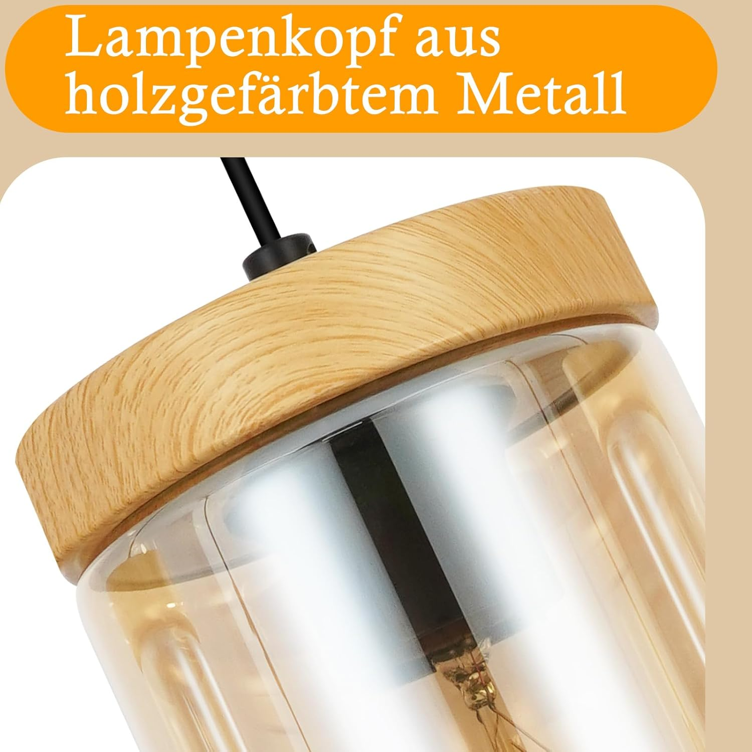 Nahaufnahme einer Lampe mit Holzaufsatz, Glaskörper und sichtbarer Glühbirne.