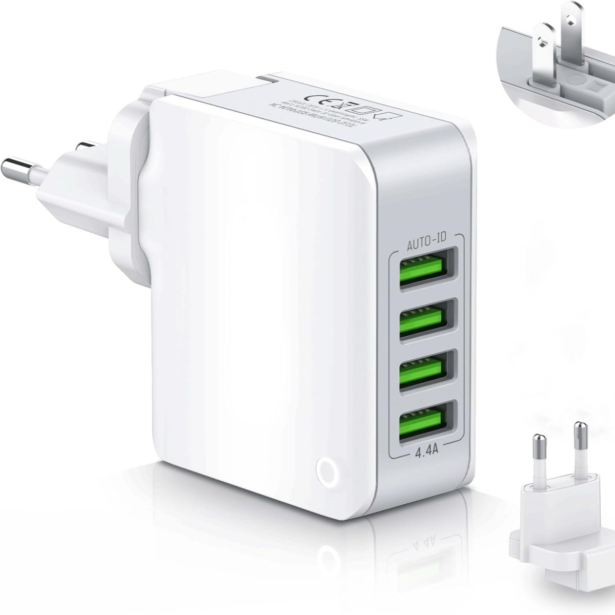 Weißes Multi-Port-Ladegerät mit vier grünen USB-Ports und Adapter.