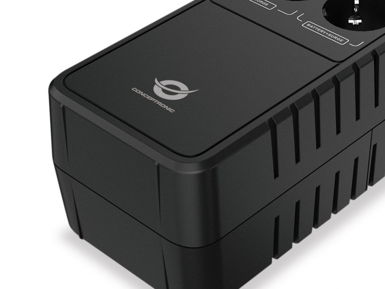 UPS Conceptronic nero. La parte superiore ha logo ed etichette. La parte inferiore ha prese d'aria verticali. Sfondo bianco.