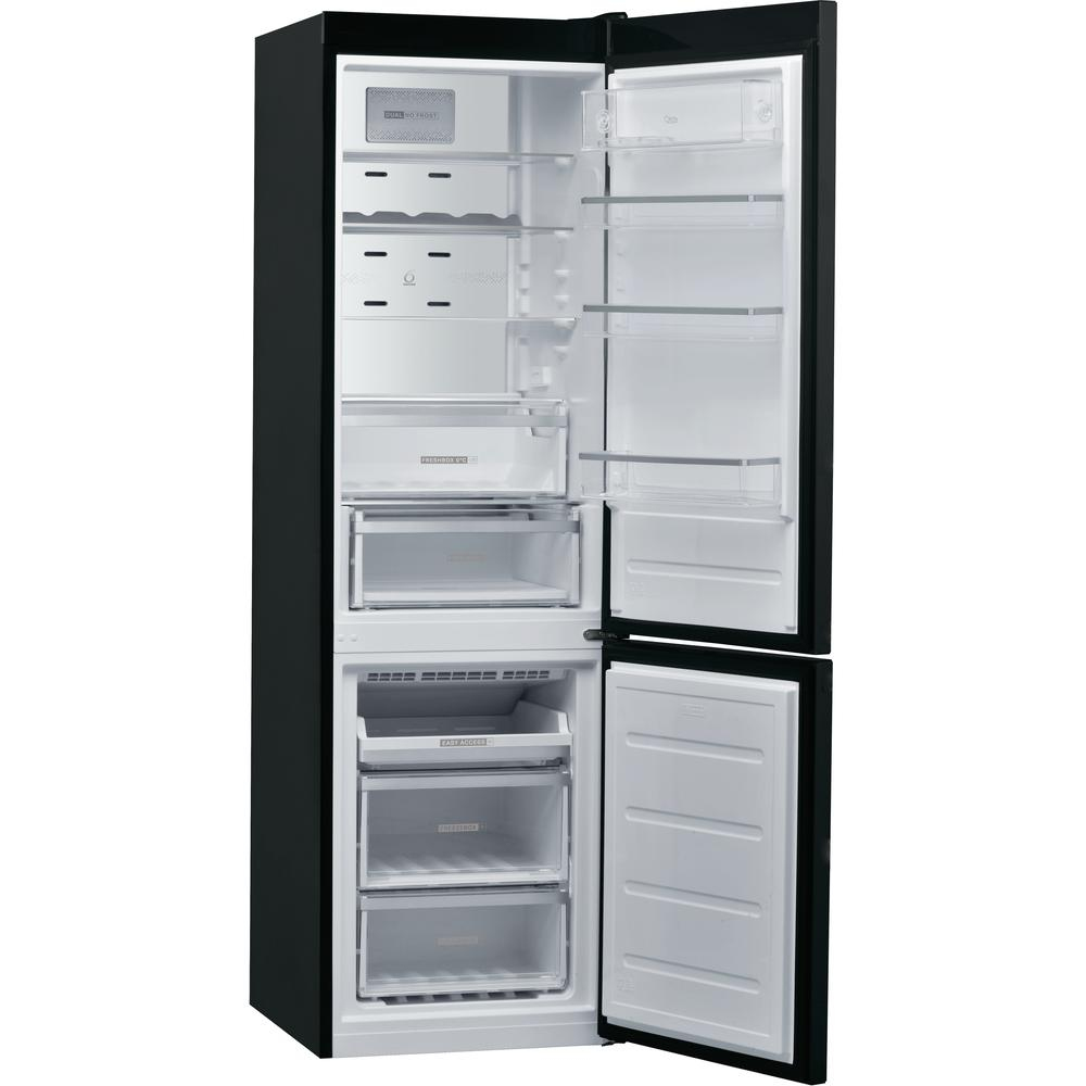 Refrigerador negro con puertas abiertas, que muestra compartimentos interiores llenos de alimentos y estantes.