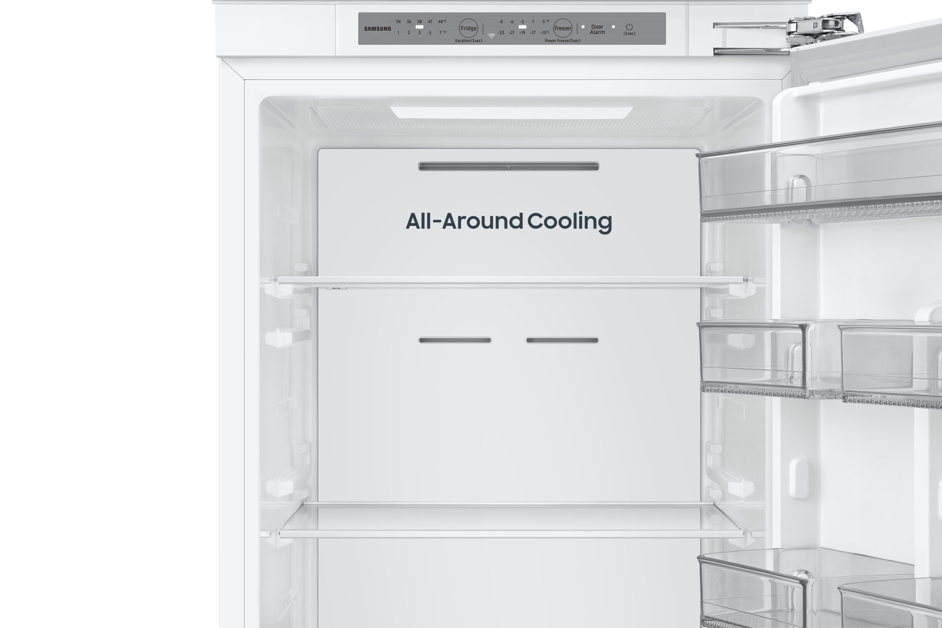 Offener Kühlschrank. Weiß mit Regalen, Schubladen und den Worten 'All-Around Cooling' innen.