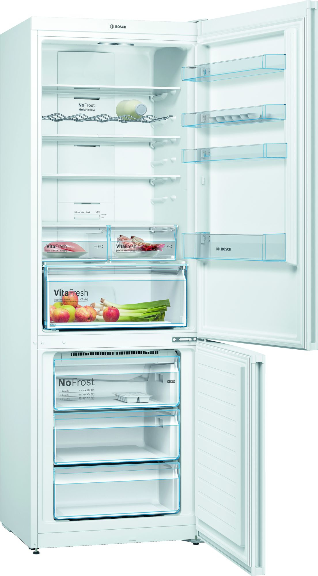 Un refrigerador blanco con puertas abiertas, mostrando estantes, cajones y alimentos en el interior.