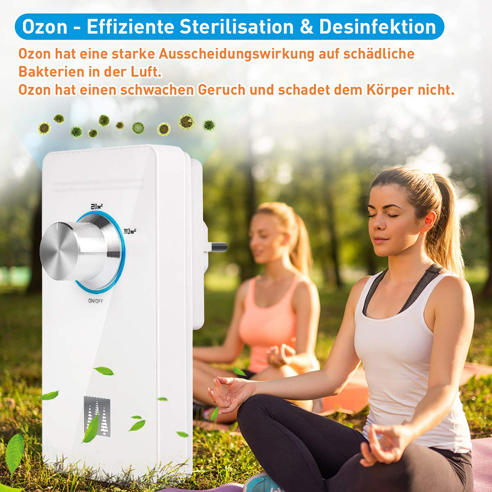 Zwei meditierende Frauen mit Luftreiniger, der frische Luft und Blätter erzeugt.