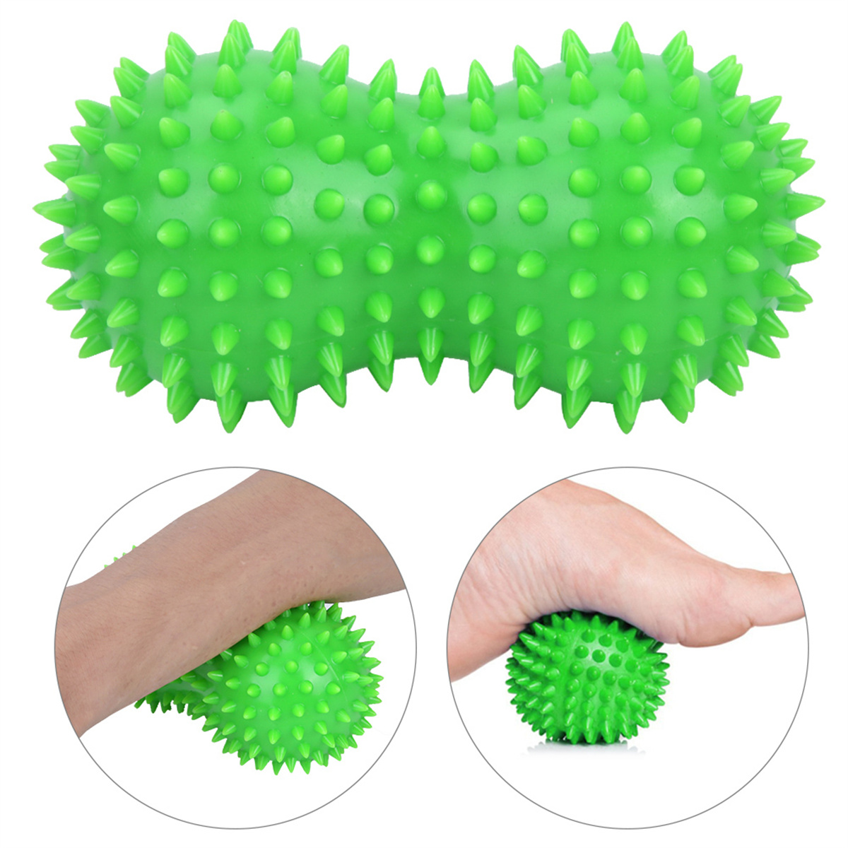 Eine grüne, stachelige Massagerolle. Eine Hand und ein Fuß werden gezeigt, wie sie die Rolle benutzen.