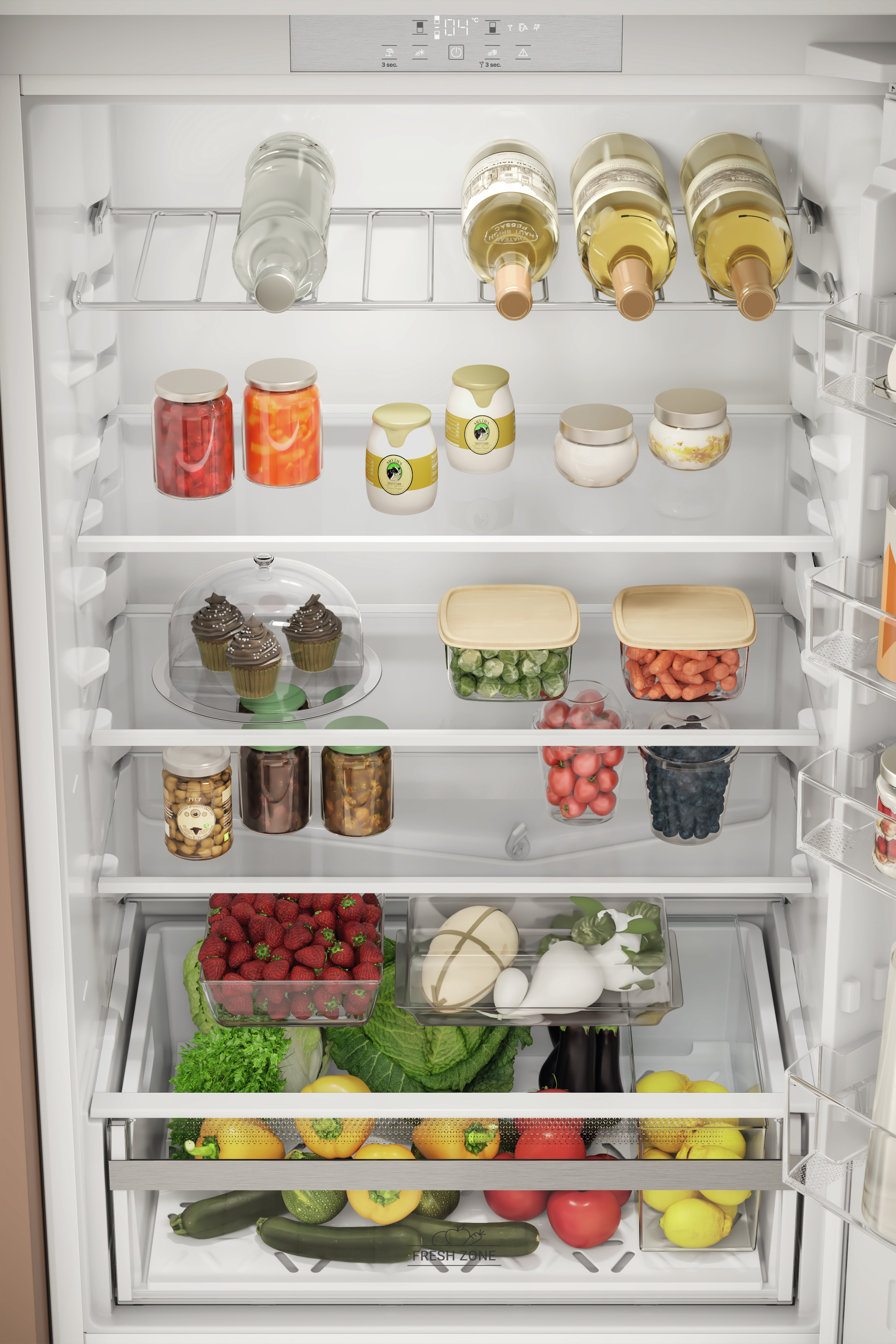 All'interno di un frigorifero, mostra vari alimenti sugli scaffali, tra cui bottiglie e frutta.