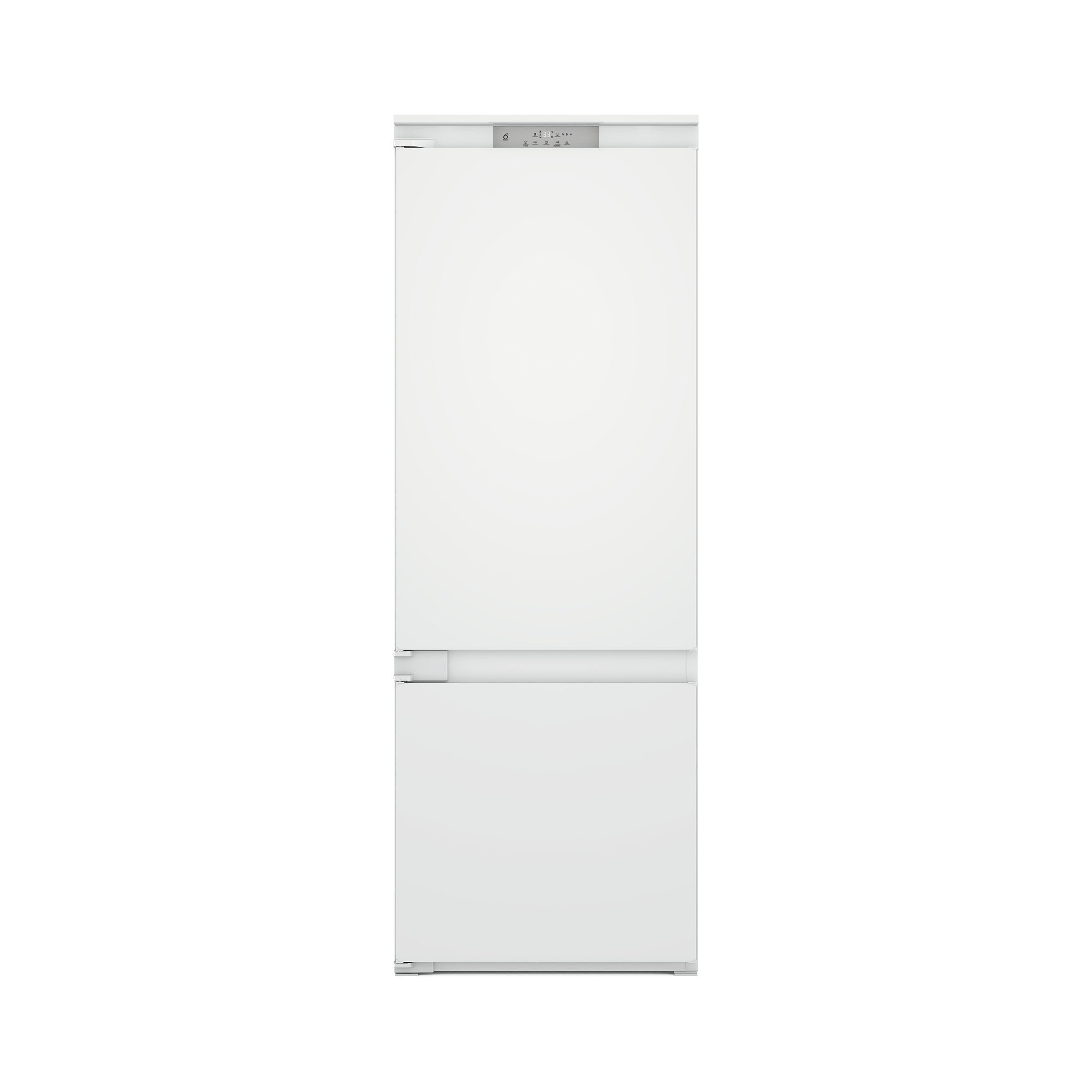 Un frigorifero alto e bianco con congelatore inferiore. Il design è pulito e moderno.