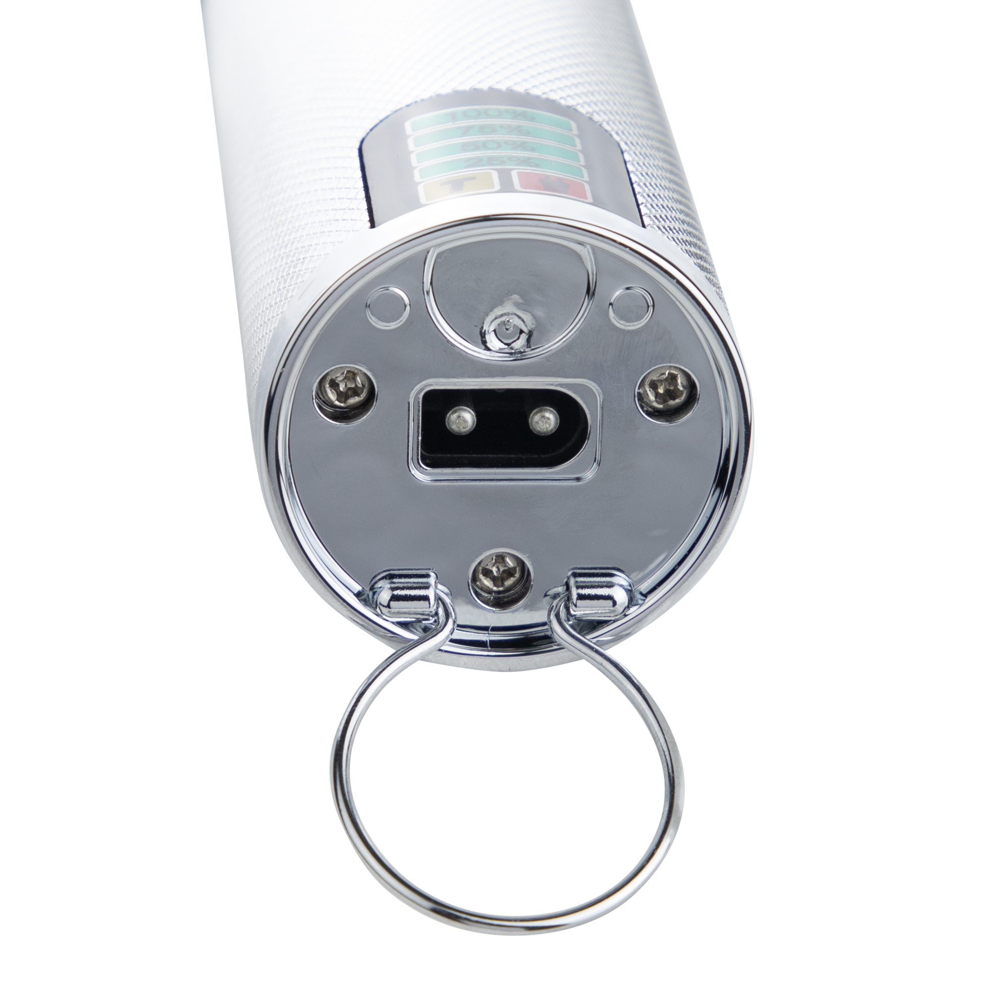 Dispositivo in metallo argentato con porta di alimentazione, indicatore batteria e anello. Dettagli includono viti e porta nera.